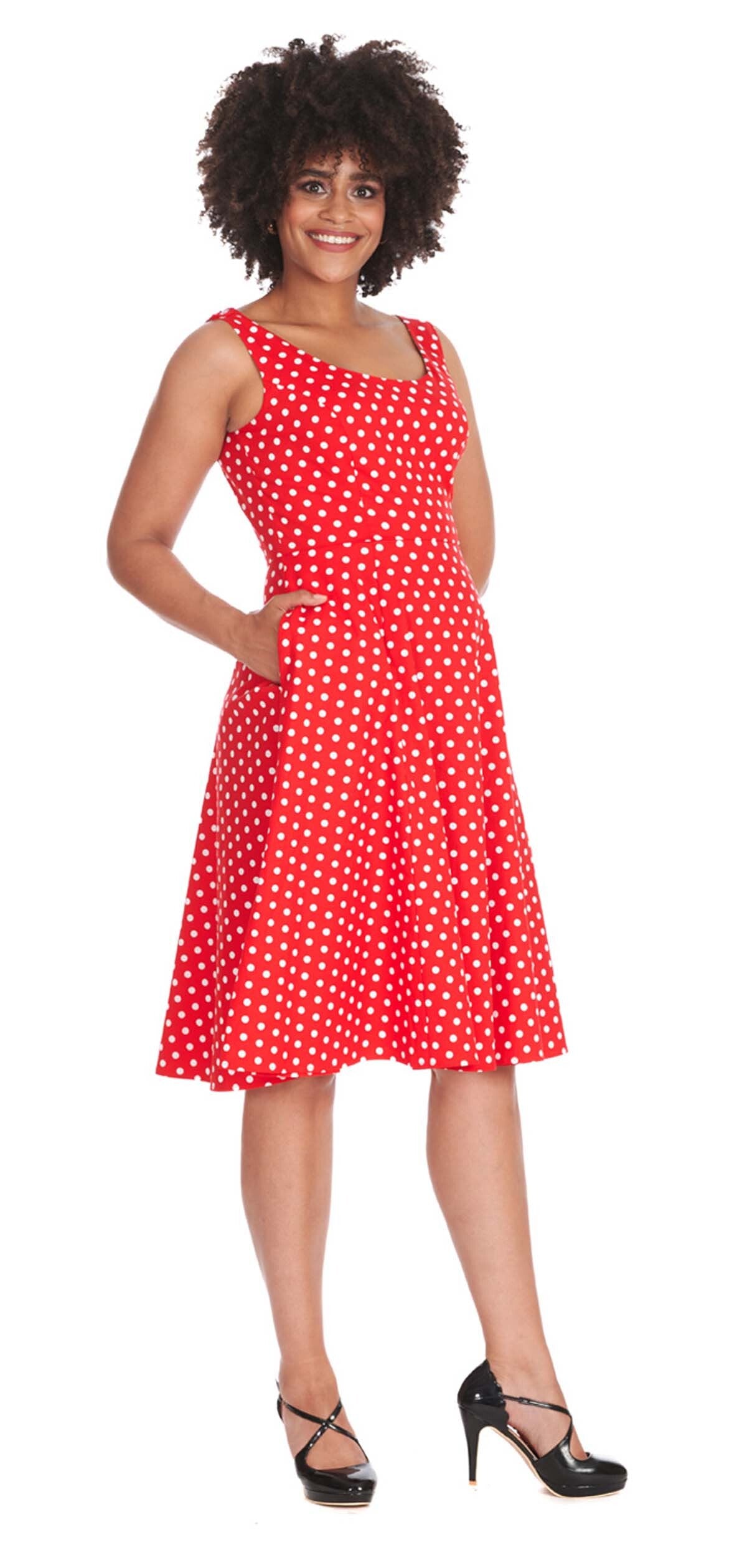 Banned_RED_DOT_DAYS_Punkte_Polka_Dot_Heart_Cut-Out_50s_SWING_DRESS_Kleid_-_Kirschrot-2AUoW1406GTTNT