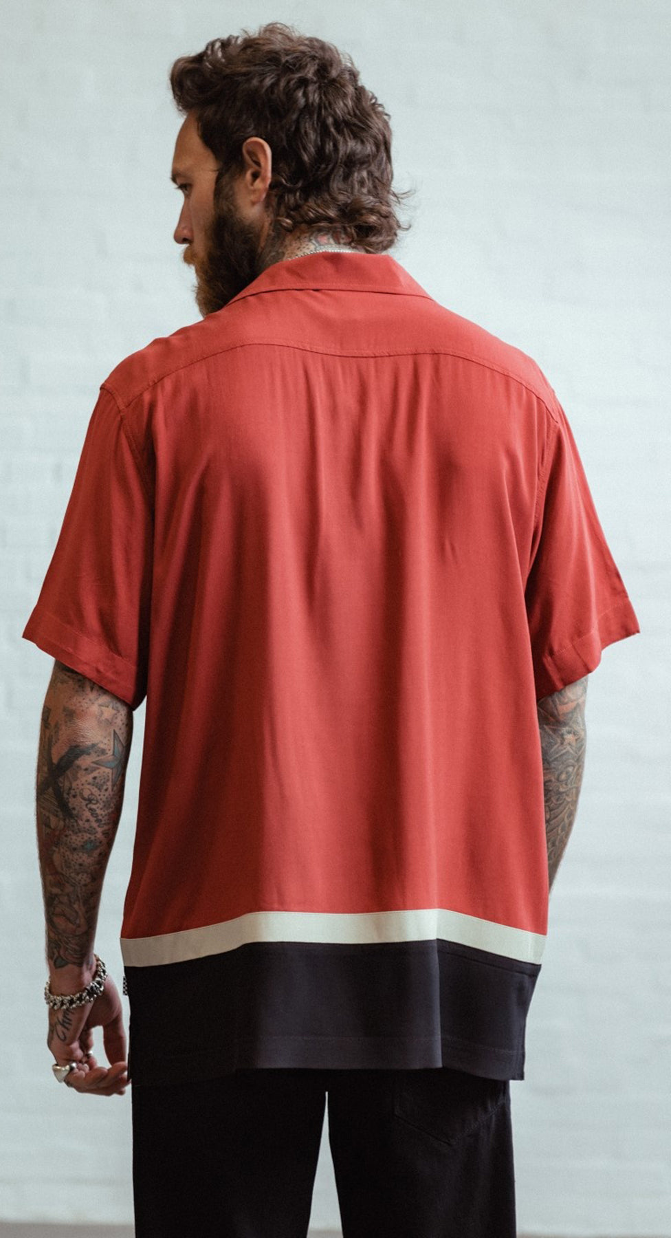 Chet_Rock_WALTER_Retro_CONTRAST_PANEL_Kurzarm_BOWLING_SHIRT_Hemd_Schwarz_killer_kirsche_3