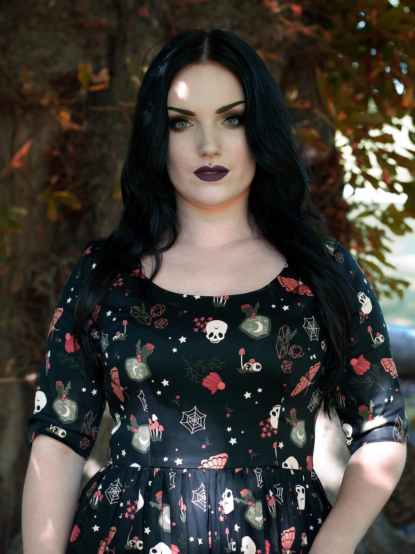 Collectif_AMBER-LEA_Spooky_WITCHES_GARDEN_Skulls_Halbarm_SWING_DRESS_Kleid_killer_kirsche_3
