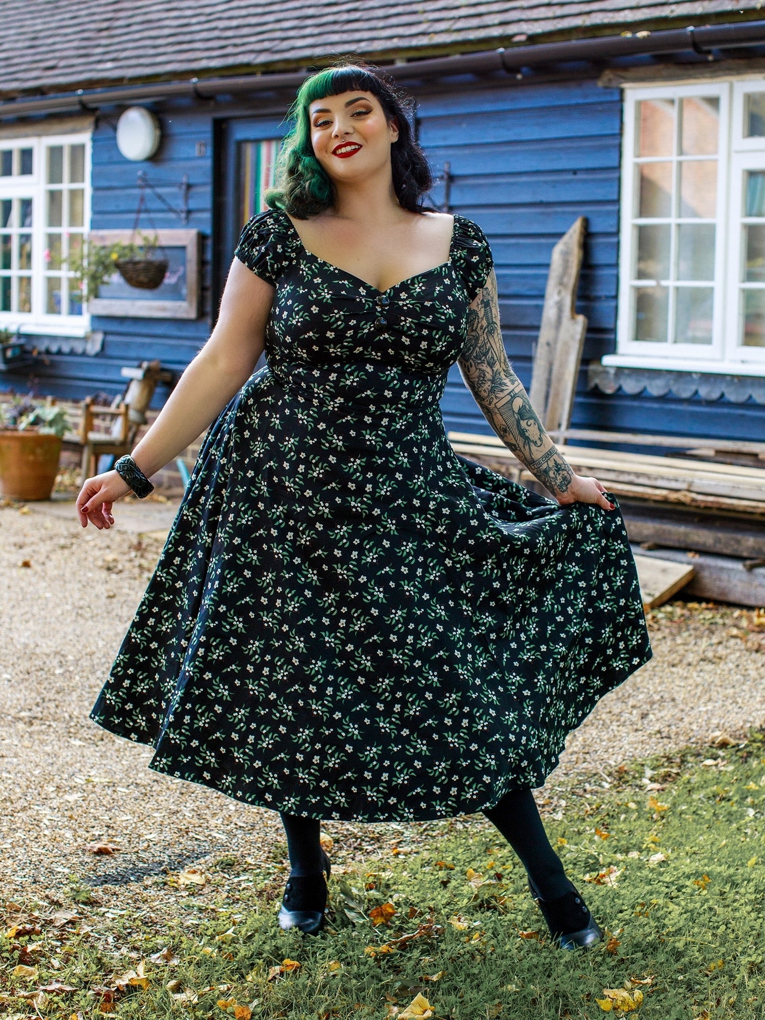 Collectif_DOLORES_Vintage_BERRY_FLORAL_Blumen_50s_Sweetheart_SWING_DRESS_Kleid_killer_kirsche_10cYzyYN7RiyT8a