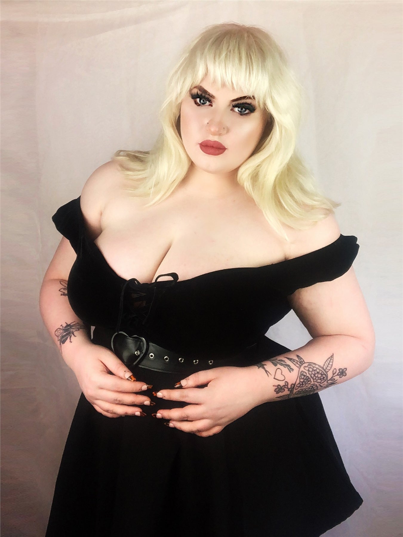 Collectif_DOLORES_Vintage_Darkwear_Velvet_Pin_Up_Top_SHIRT_Bluse_Schwarz_killer_kirsche_5rRx8ZIRCpDXF8
