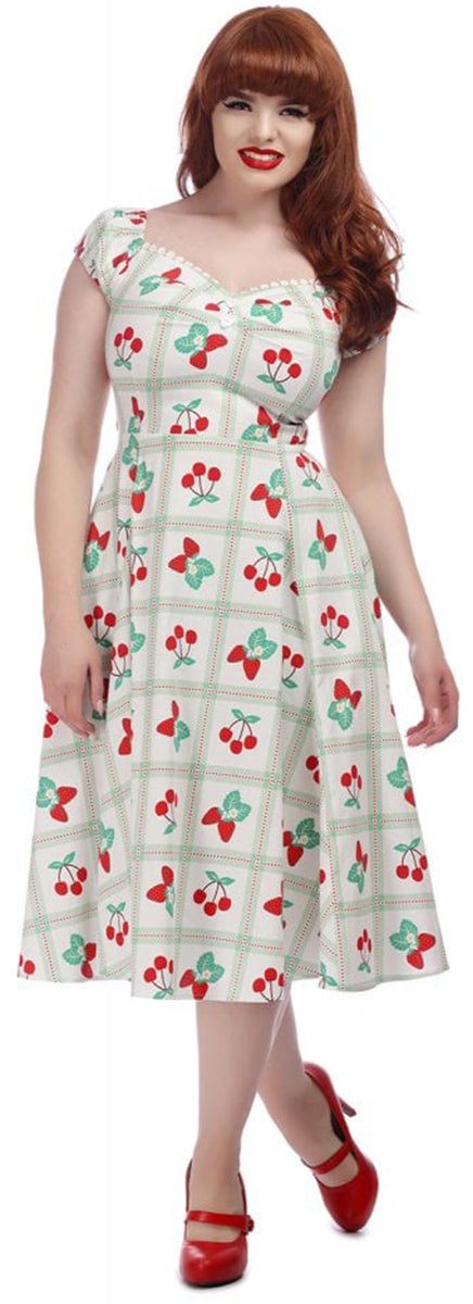 Collectif_DOLORES_Vintage_PICNIC_Strawberry_CHERRY_SWING_DRESS_Kleid-1
