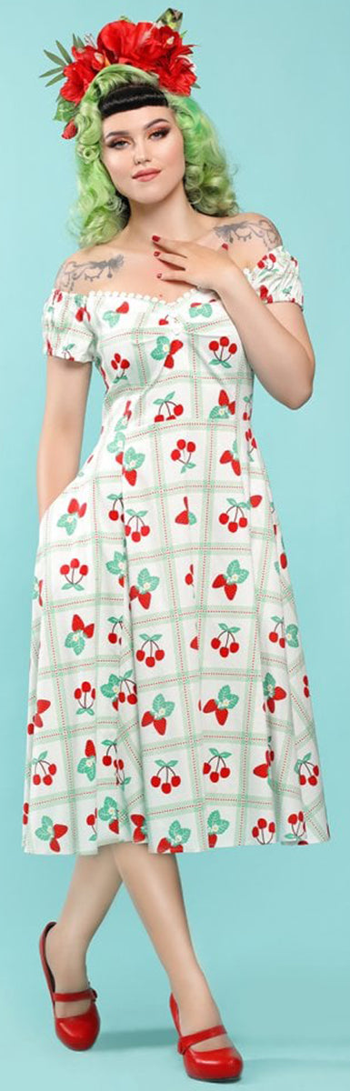 Collectif_DOLORES_Vintage_PICNIC_Strawberry_CHERRY_SWING_DRESS_Kleid-2