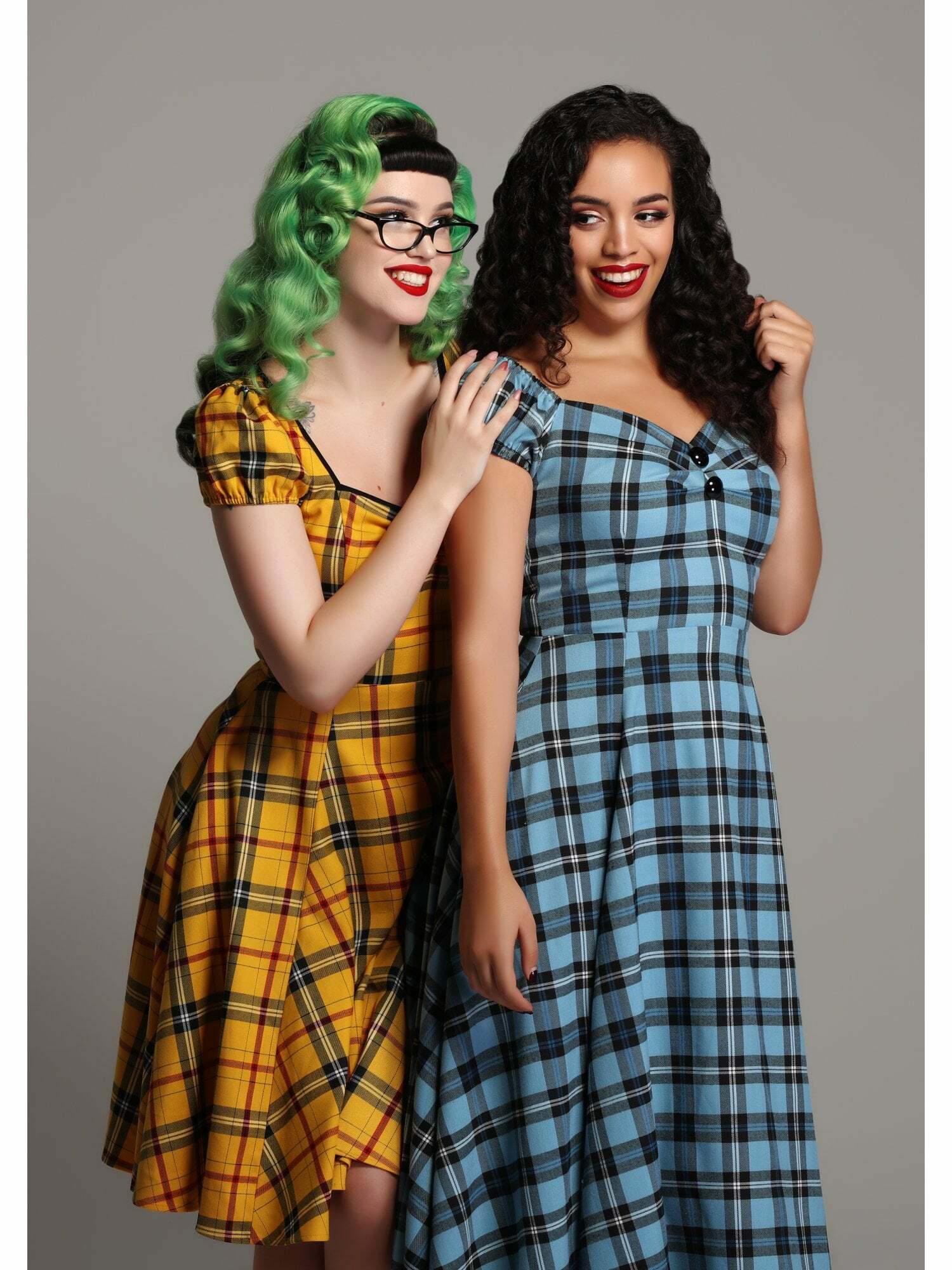 Collectif_MIMI_Vintage_CLUELESS_CHECK_Karo_Sweetheart_SWING_DRESS_Kleid_killer_kirsche_10