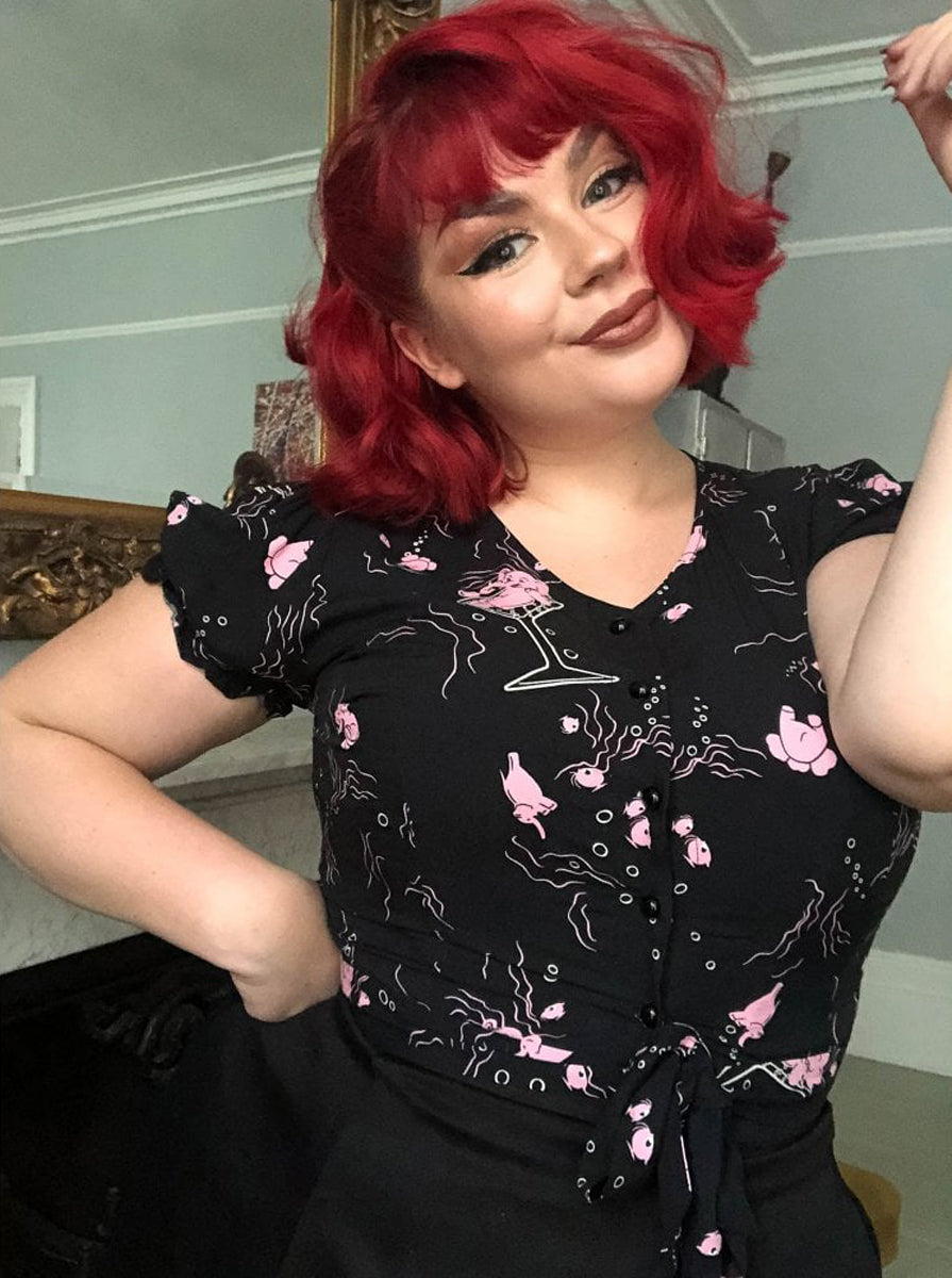 Collectif_MISTY_50s_TIPSY_ELEPHANTS_Retro_V-NECK_Kurzarm_BLOUSE_Bluse_killer_kirsche_1