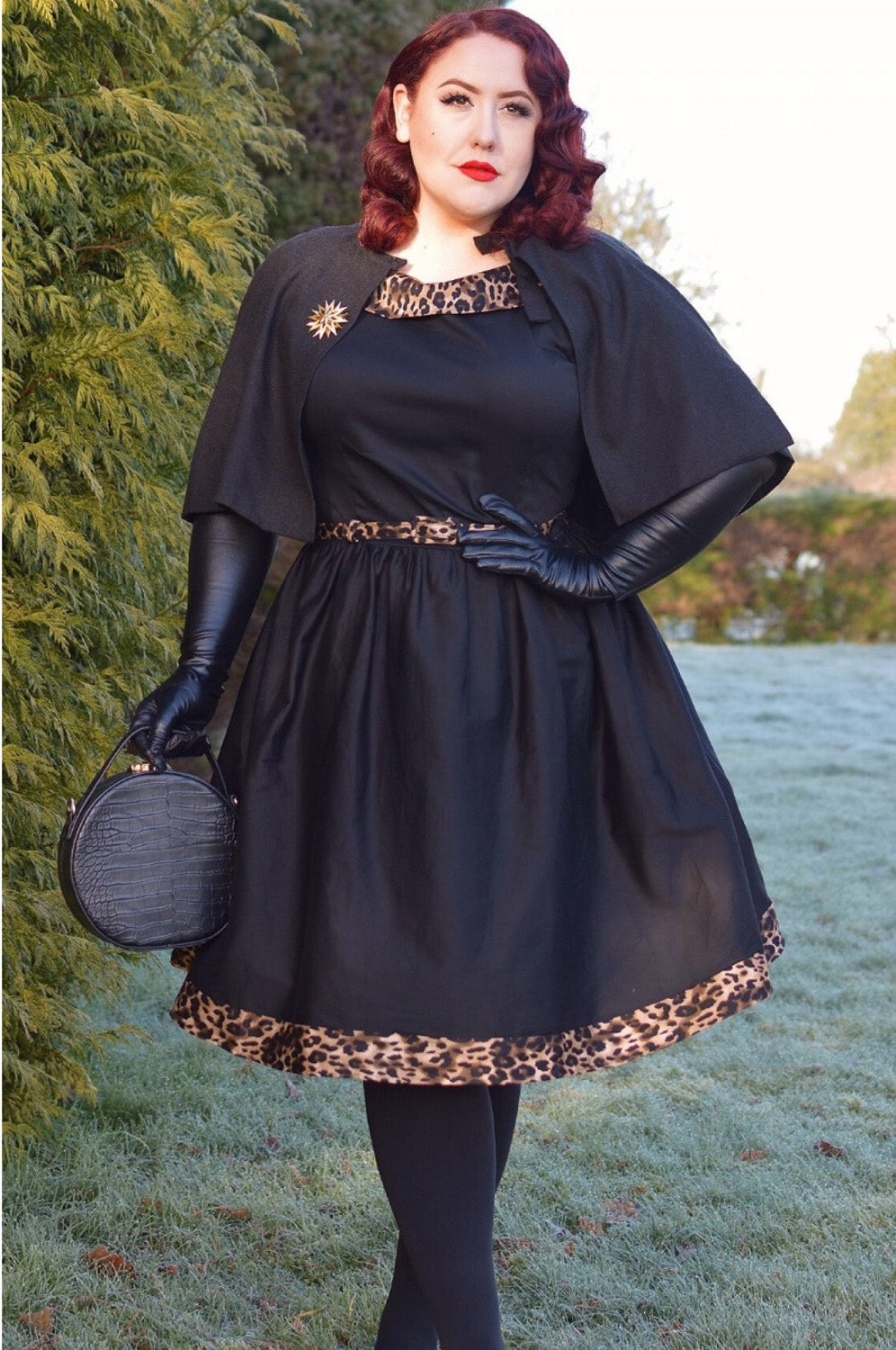 Dolly_and_Dotty_Cindy_Dress_in_Leopard_Print_Swing_KLEID_schwarz_killer_kirsche_3