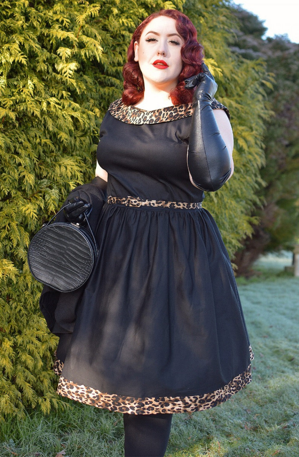 Dolly_and_Dotty_Cindy_Dress_in_Leopard_Print_Swing_KLEID_schwarz_killer_kirsche_4
