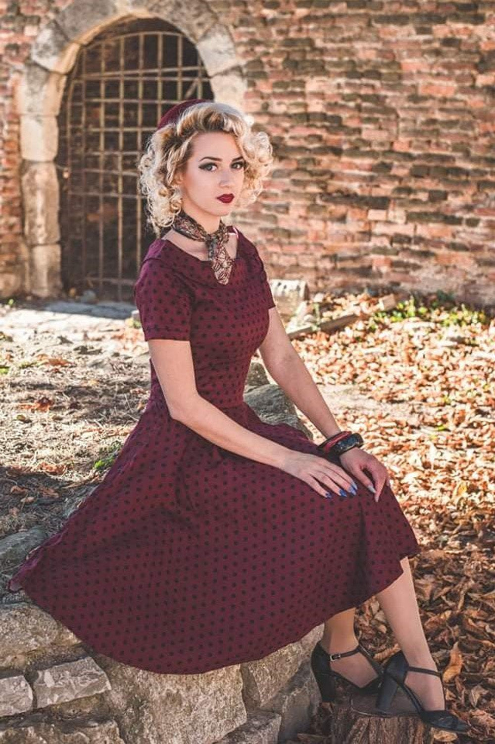 Dolly_and_Dotty_DARLENE_Vintage_POLKA_DOT_Carmen_Swing_KLEID_Dress_-_Burgunder-3