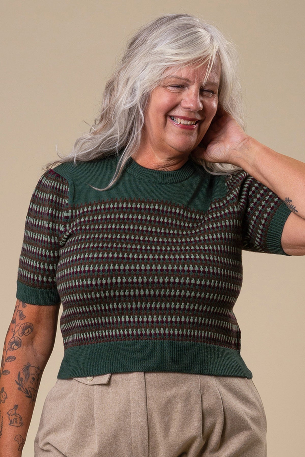Emmy_THE_TECHNICOLOR_DREAM_TEE_Vintage_Kurzarm_Oberteil_Shirt_PULLI_Dunkelgruen_Killer_Kirsche-1hIpuDZzcZ0Mlp