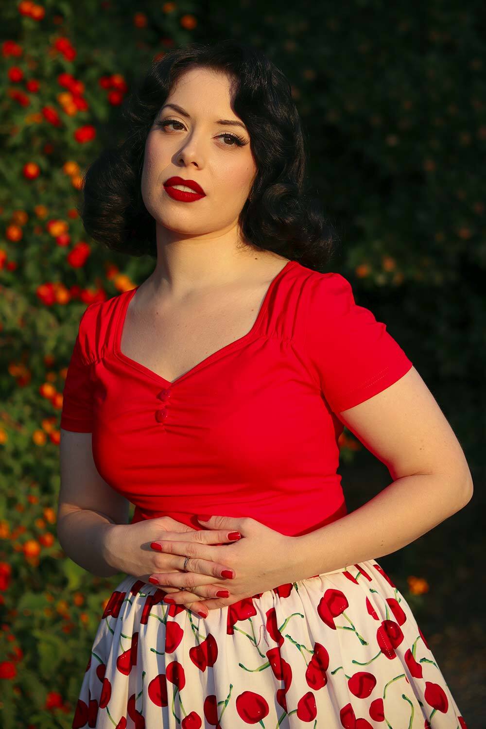 Hearts__Roses_DARCIE_BASIC_Vintage_Kurzarm_RETRO_Sweetheart_Oberteil_SHIRT_-_Kirschrot-3MrGlj9aBWKnq6