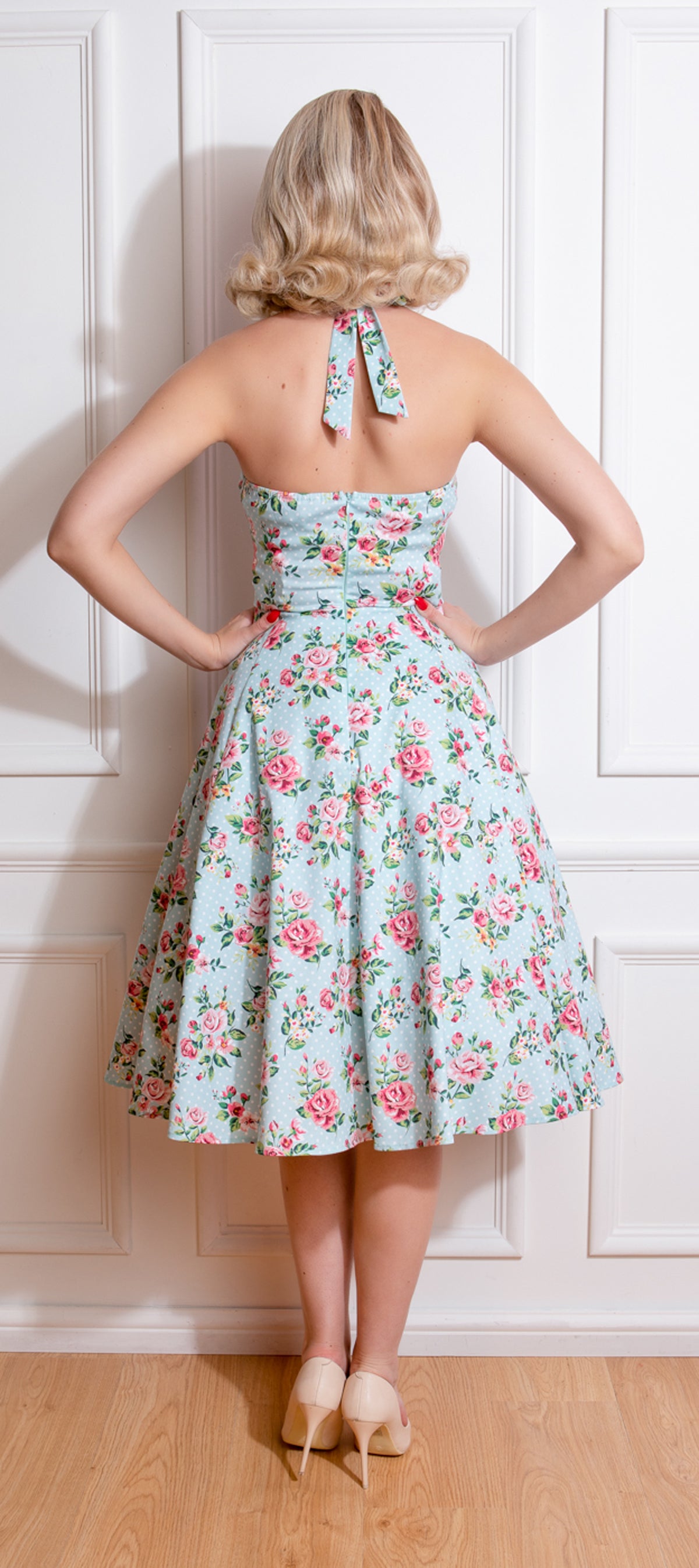 Hearts__Roses_HEIDI_FLORAL_Rosen_Punkte_Vintage_Neckholder_SWING_Dress_KLEID__Himmelblau-1