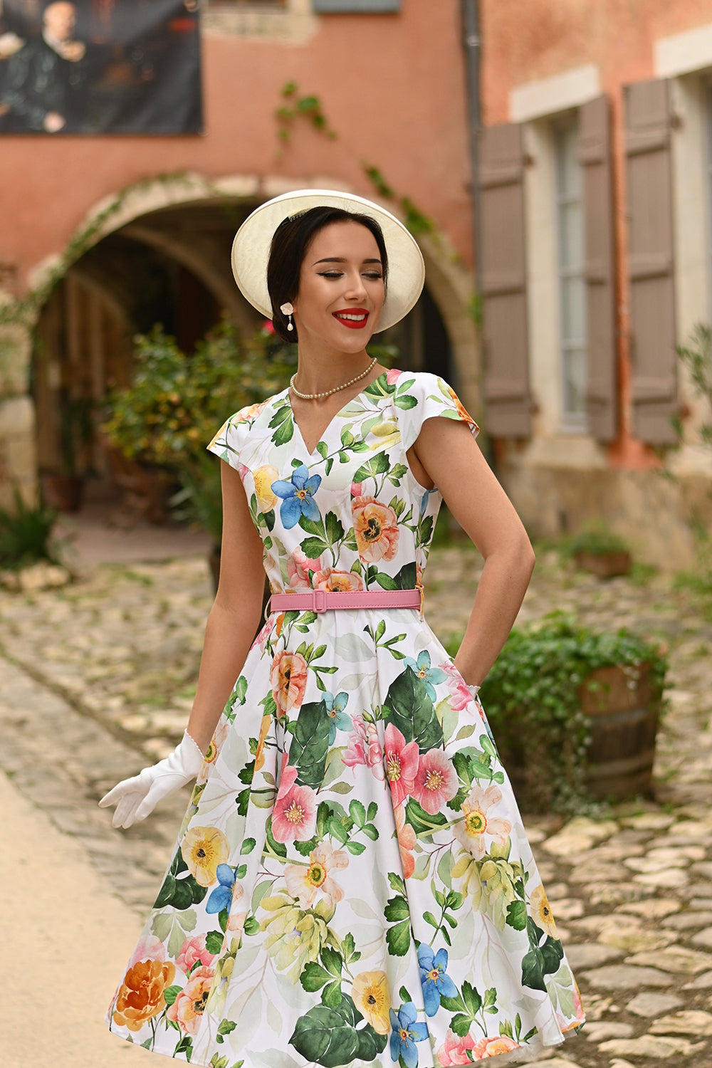 Hearts__Roses_LOTTIE_ROSES_Vintage_Floral_Rosen_V-Neck_Swing_Dress_KLEID_-_Weiss-2
