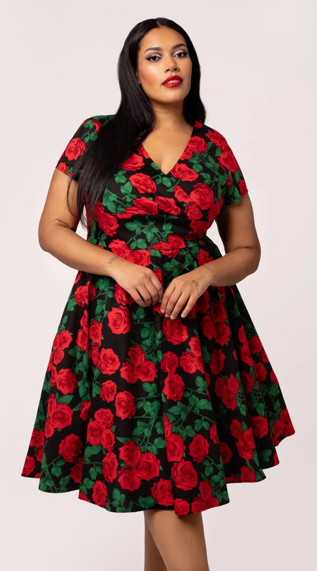 Hell_Bunny_DOLCE_VITA_Vintage_ROSEN_Floral_Retro_Red_Roses_V-Neck_SWING_DRESS_Kleid_-_Schwarz-5