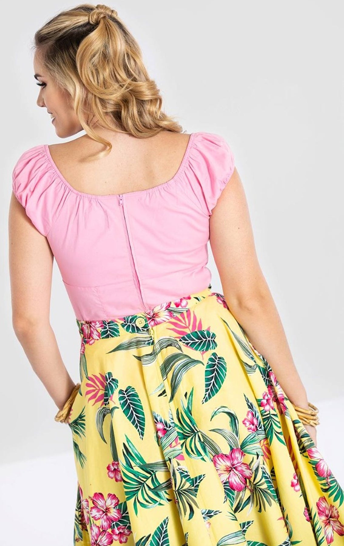 Hell_Bunny_MELISSA_Vintage_KEYHOLE_Puffaermel_GYPSY_50s_SHIRT_Bluse_Rosa_killer_kirsche_3cQfPEECwzY2Aq