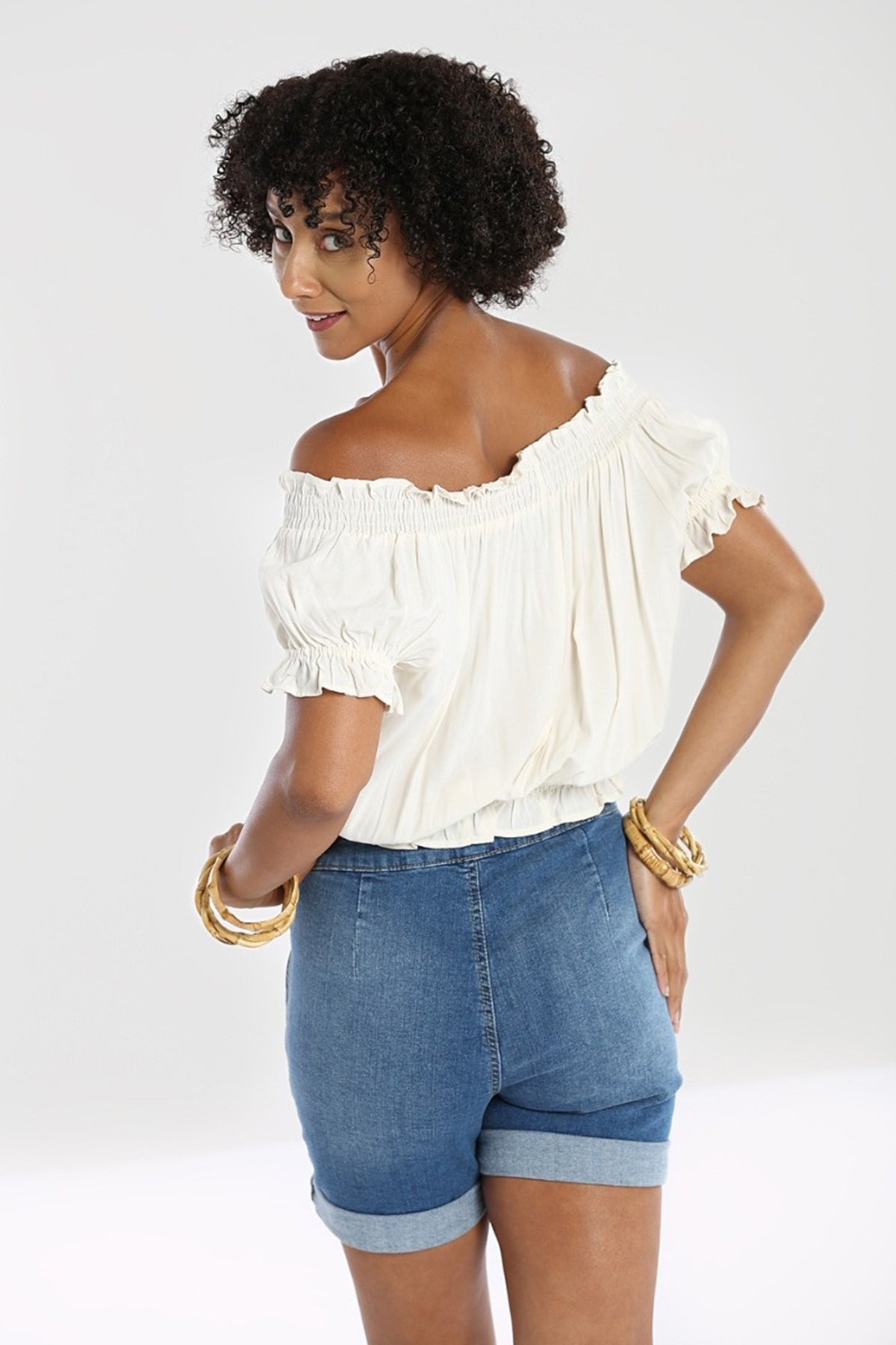 Hell_Bunny_SOLEDAD_Vintage_RUFFLE_Smok_Button_Kurzarm_SHIRT_Bluse_Creme_killer_kirsche_8NUnsCpFAaXmwO