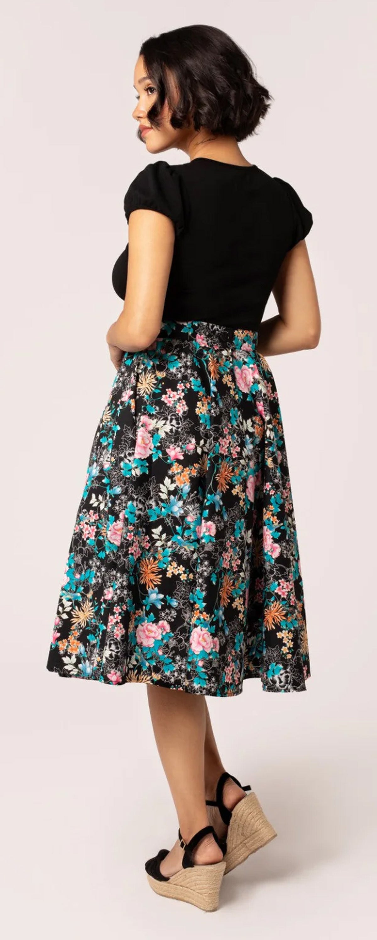 Hell_Bunny_UMI_FLORAL_Vintage_Blueten_Full_Circle_50s_SWING_SKIRT_Rock_-_Schwarz-3ksqUO9Szb6lTO