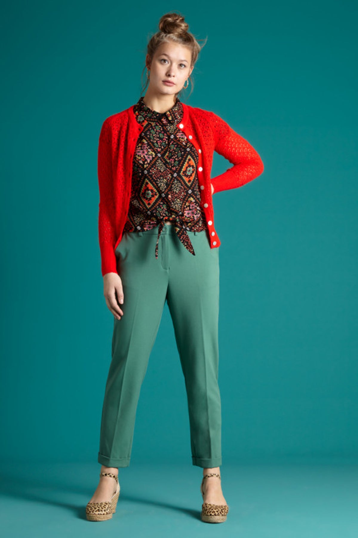 King_Louie_ANN_TUILLERIE_Vintage_Regular_Waist_TWILL_HOSE_Trousers_Gruen_killer_kirsche_2