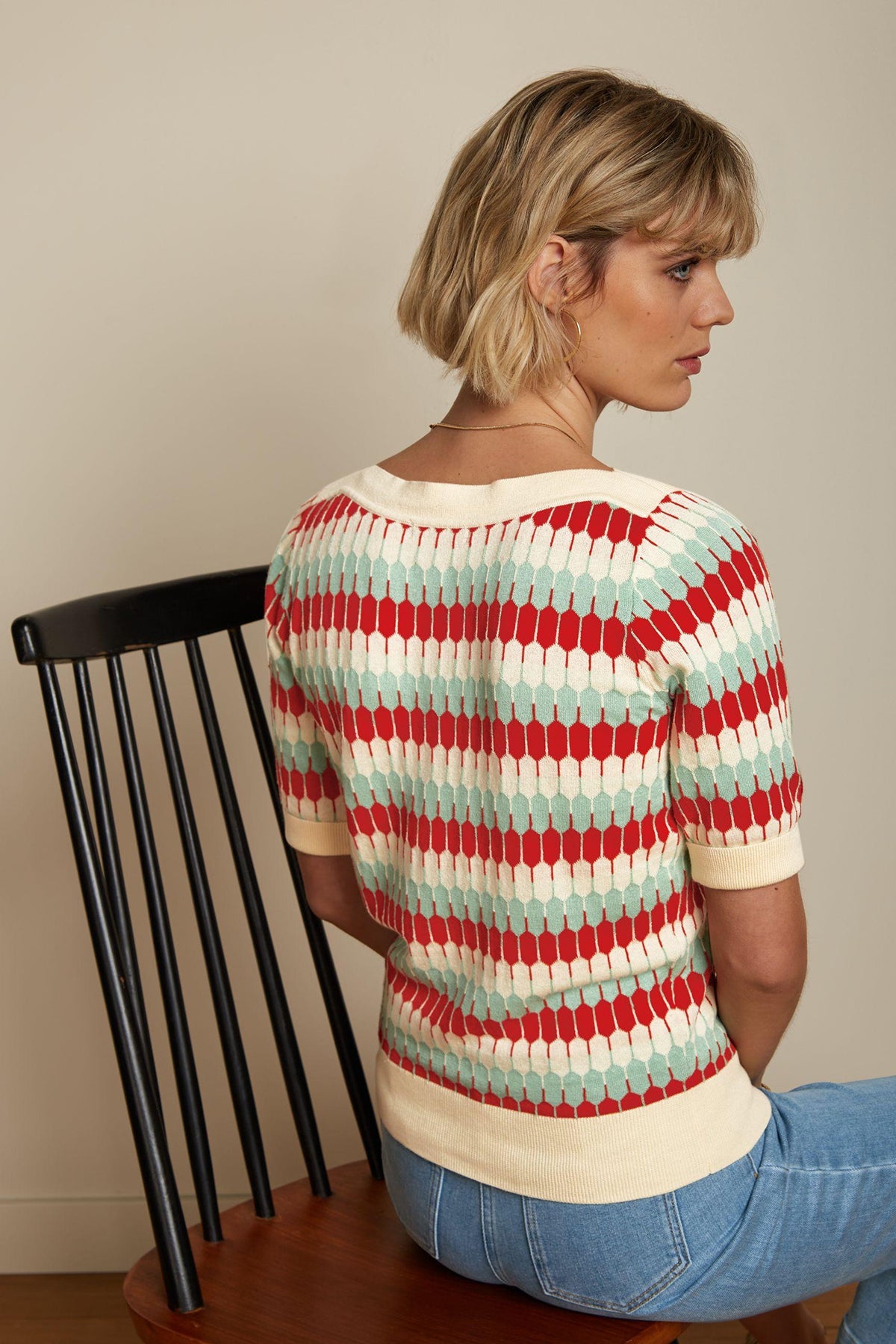 King_Louie_AUDREY_CIMIER_60s_Retro_Muster_U-BOOT_Halbarm_STRICKSHIRT_Oberteil_Killer_Kirsche-3