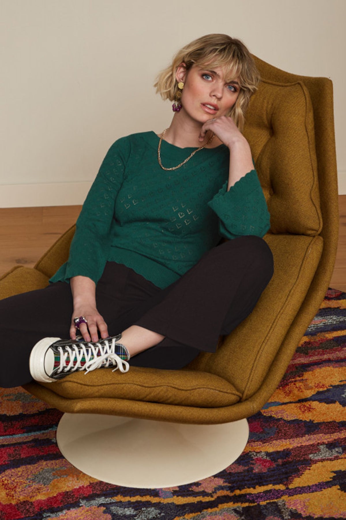 King_Louie_AUDREY_HEART_Lochmuster_Trumpet_Sleeve_FEINSTRICK_Pullover_-_Tannengruen_Killer_Kirsche-2