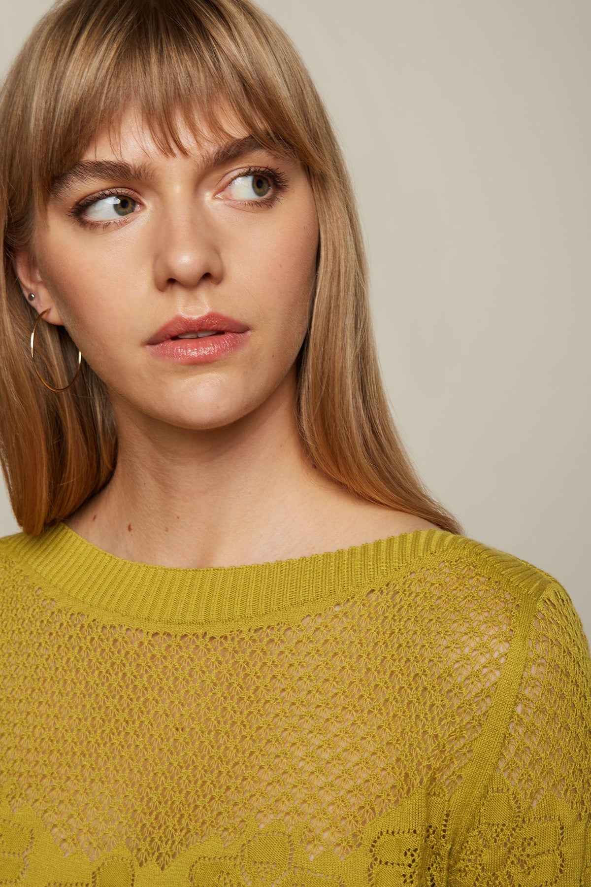 King_Louie_AUDREY_KNIT_BONET_Vintage_Lochmuster_Kurzarm_STRICK_SHIRT_-_Koi_Yellow_Killer_Kirsche-2