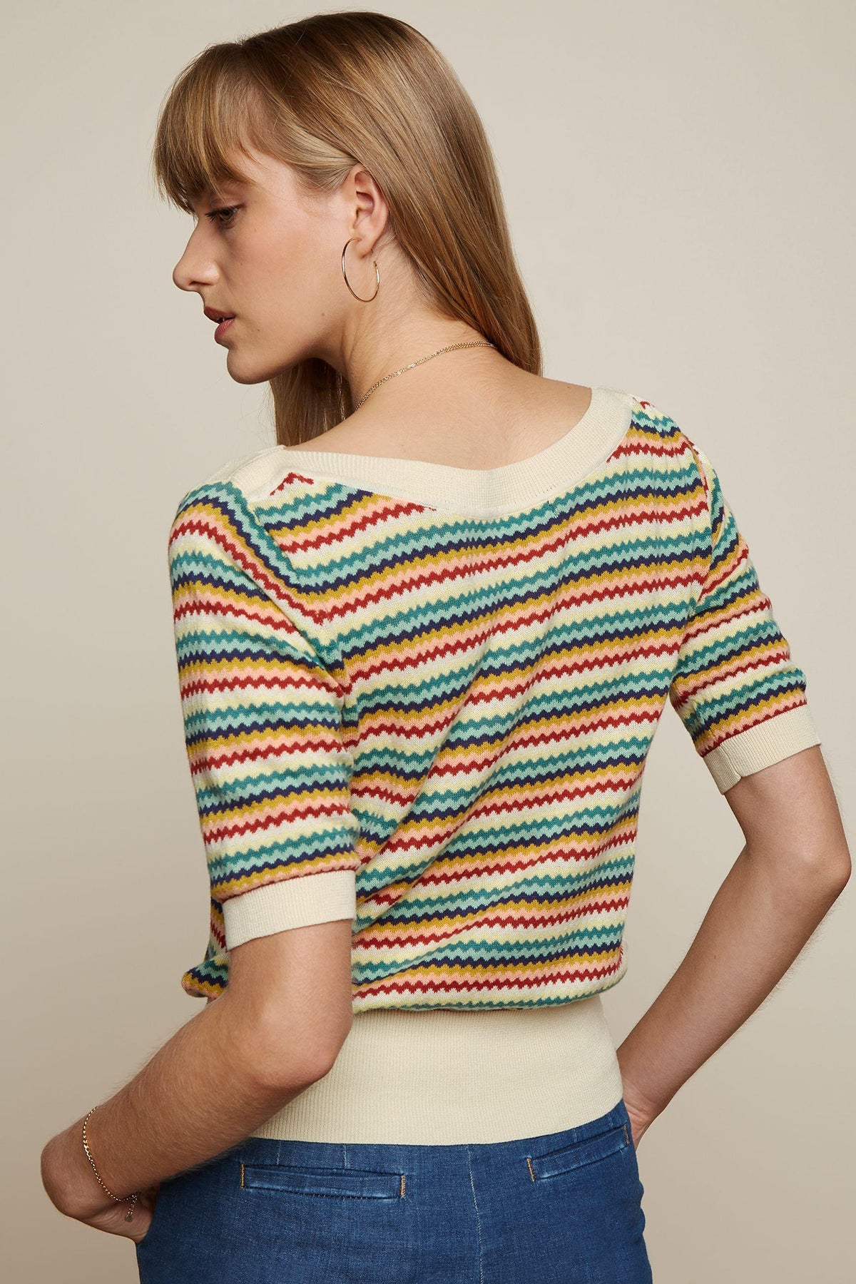 King_Louie_AUDREY_ROMERO60s_Zickzack_U-BOOT_Halbarm_FEINSTRICK_Shirt_Oberteil_Killer_Kirsche-3