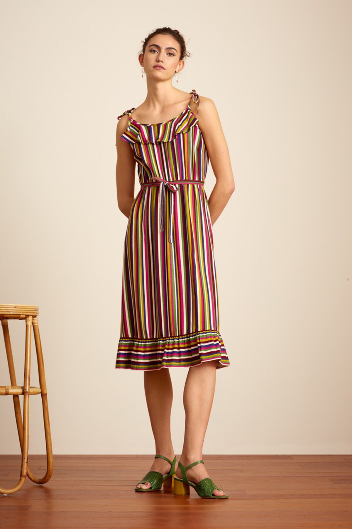 King_Louie_CAMILLA_Clara_Stripe_STREIFEN_Traeger_Volant_A-LINIE_DRESS_Sommer_Kleid_Killer_Kirsche-3