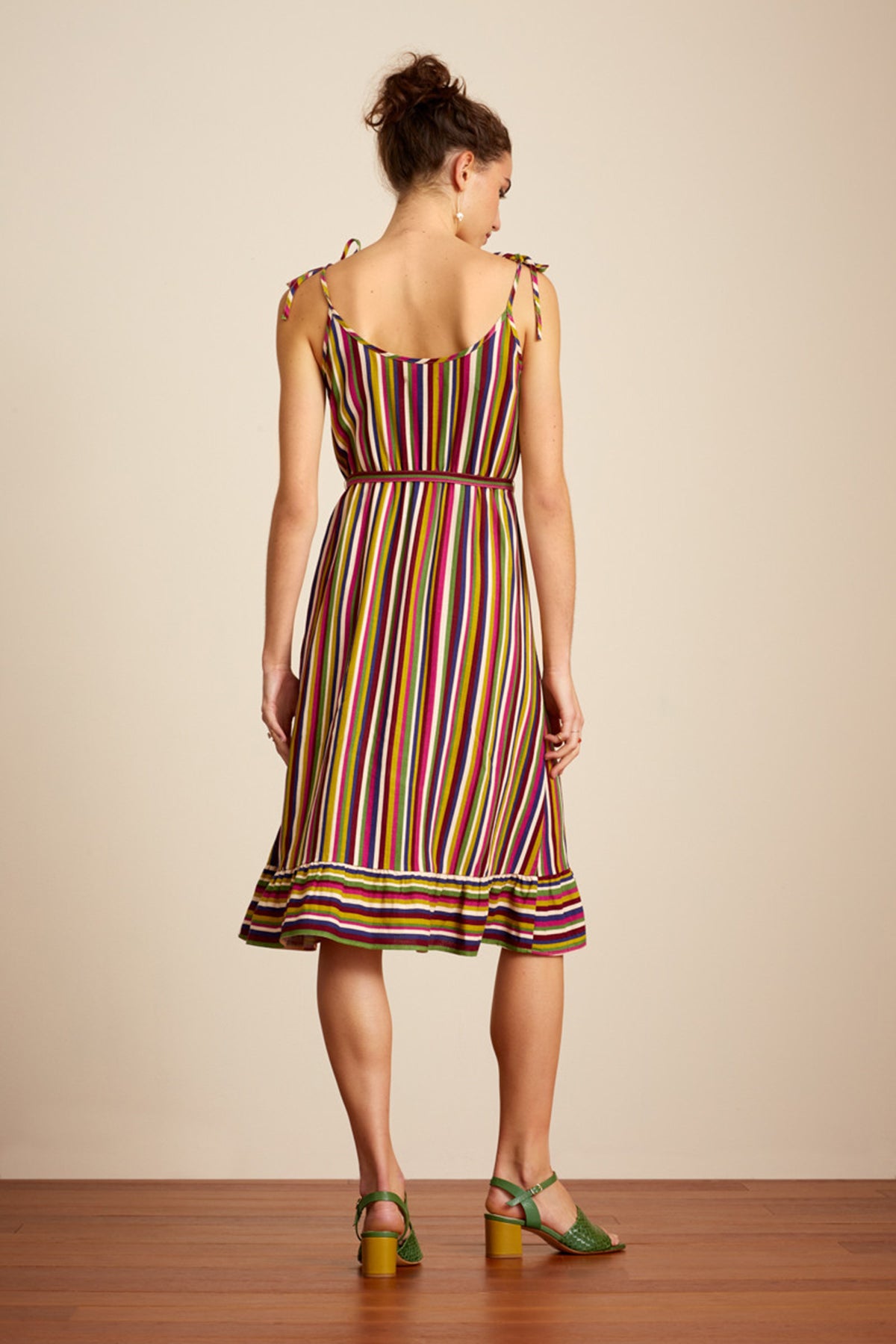 King_Louie_CAMILLA_Clara_Stripe_STREIFEN_Traeger_Volant_A-LINIE_DRESS_Sommer_Kleid_Killer_Kirsche-4