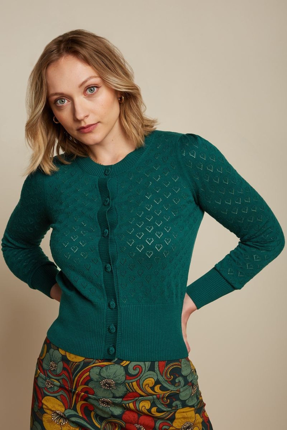 King_Louie_CARDI_HEART_AJOUR_Langarm_PUFF_Retro_Strickjacke_CARDIGAN_-_Dragonfly_Green_killer_kirsche_1