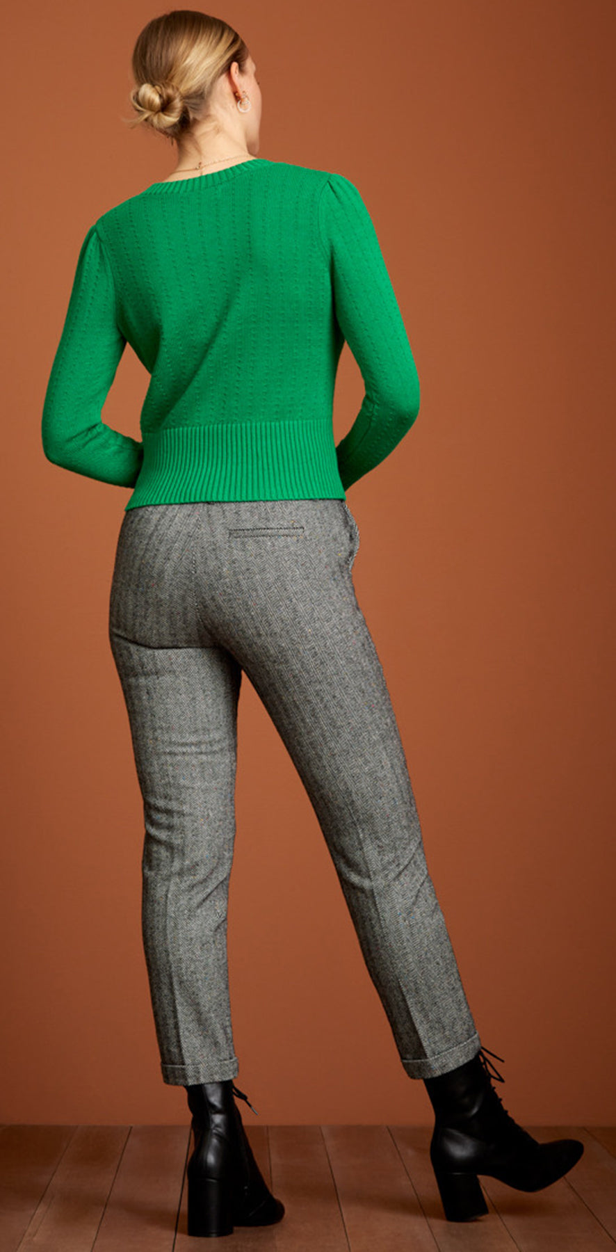 King_Louie_CARDI_TOFFEE_Rundhals_Blumen_EMBROIDERY_Strickjacke_CARDIGAN_Gruen_killer_kirsche_4rO2gEDGq94ofk