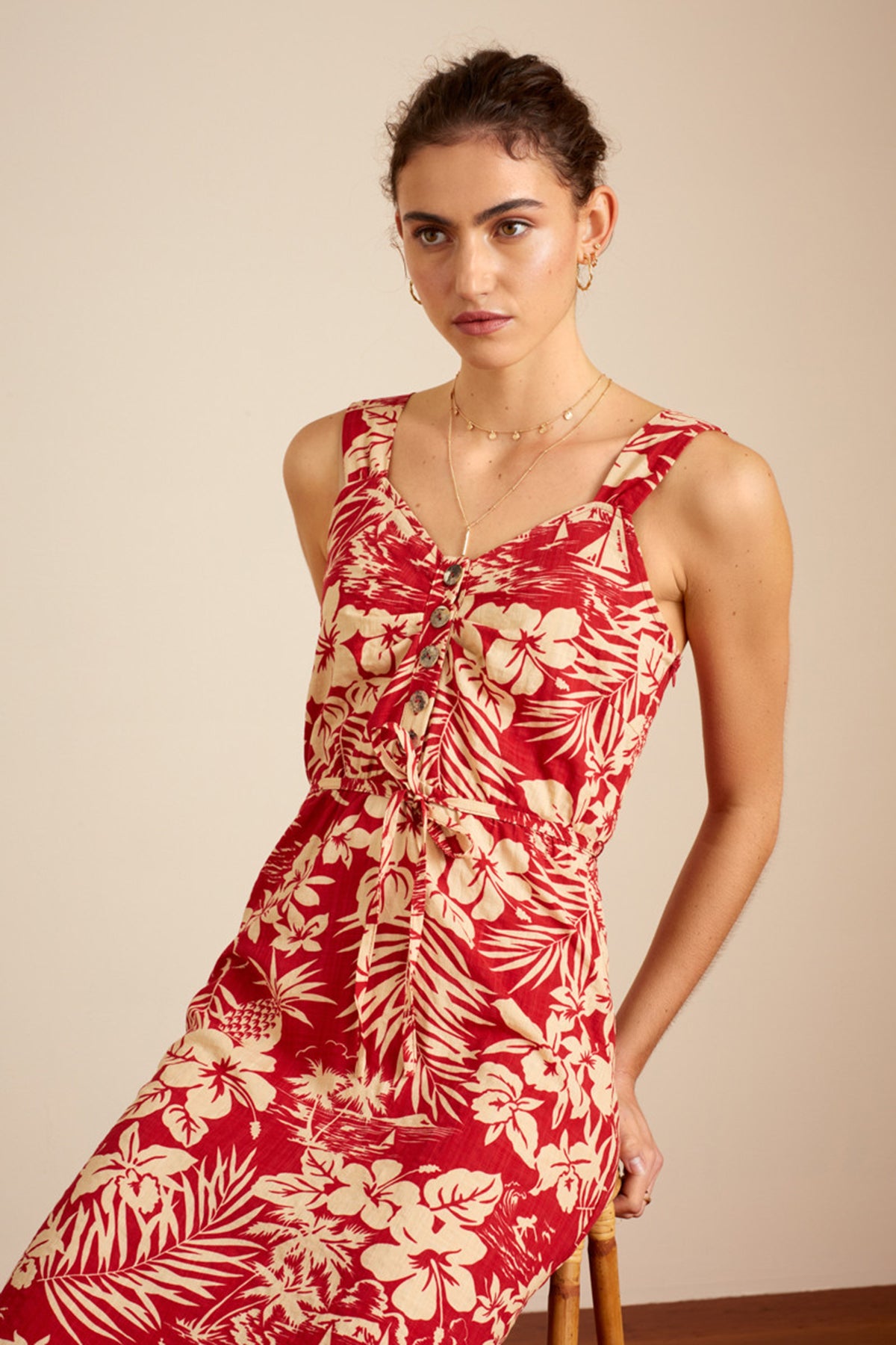 King_Louie_CARINE_CARAMBOLA_Tropical_HIBISKUS_Traeger_A-LINIE_DRESS_Kleid_Killer_Kirsche-3aarmwTBoYfyVW