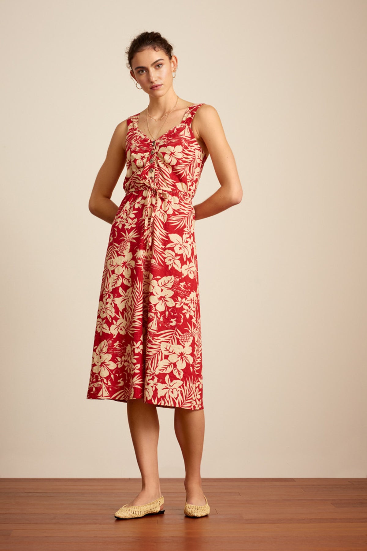 King_Louie_CARINE_CARAMBOLA_Tropical_HIBISKUS_Traeger_A-LINIE_DRESS_Kleid_Killer_Kirsche-4UGE1NZeGJpios