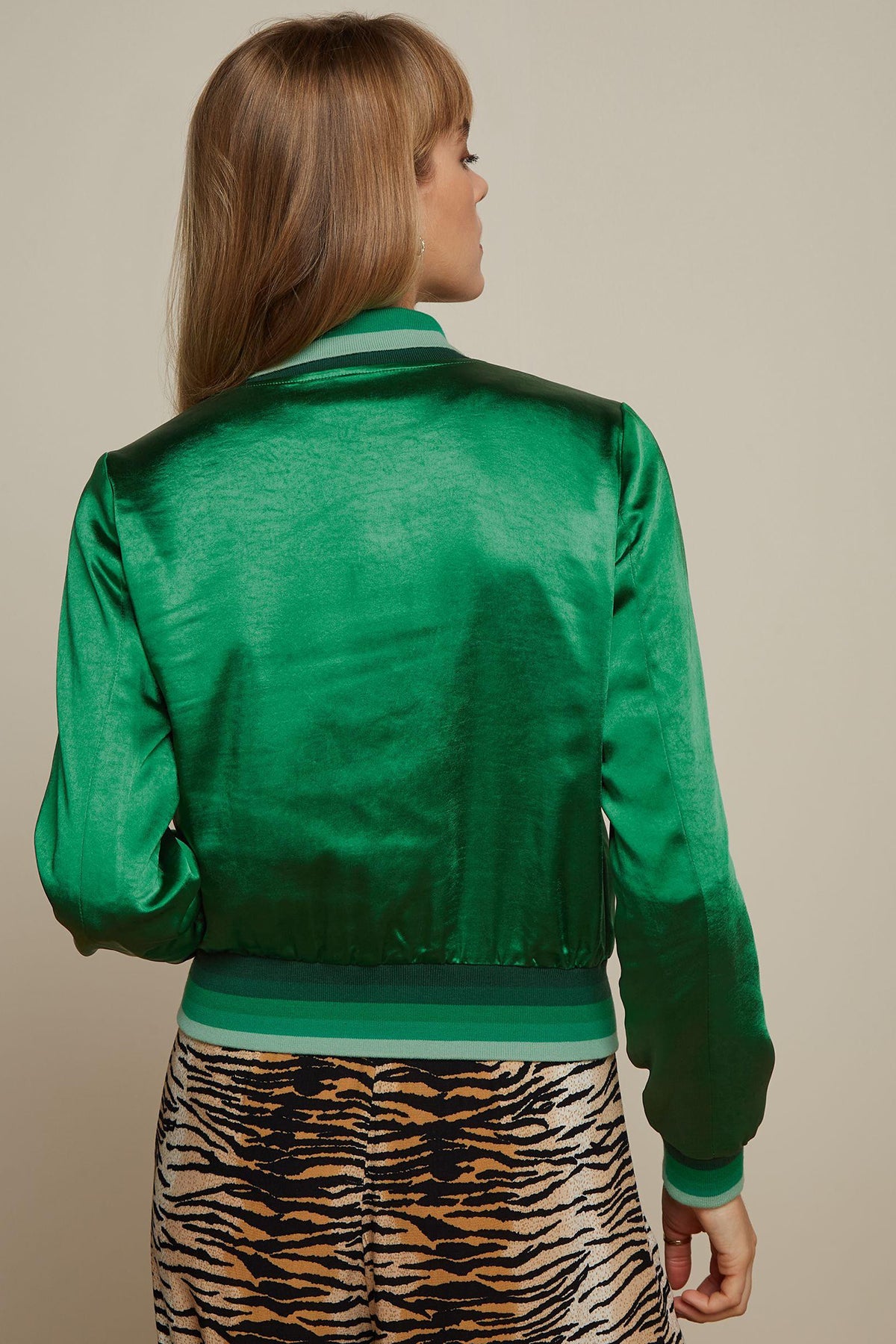 King_Louie_CLEO_FURTADO_Vintage_SATIN_Langarm_BASEBALL_JACKET_Jacke_killer_kirsche_2