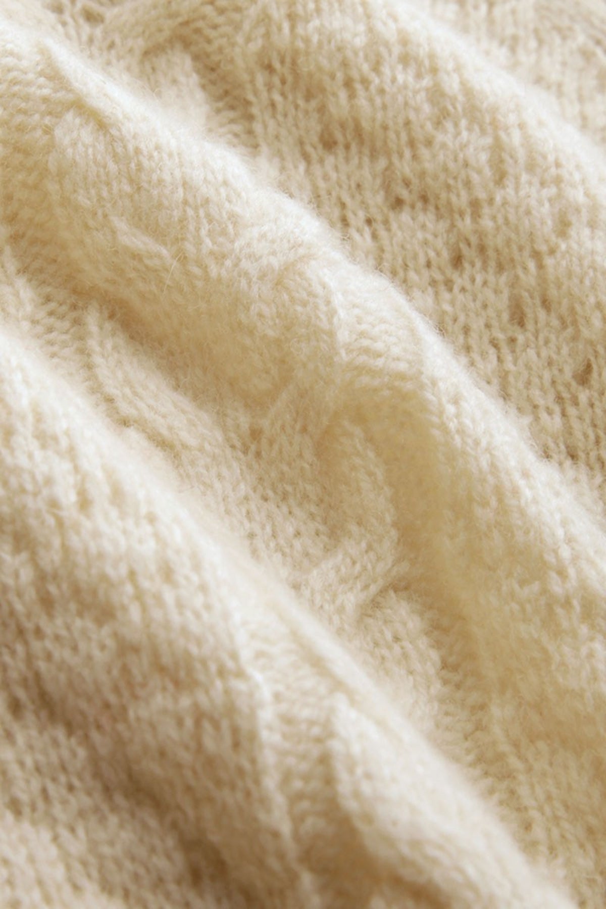 King_Louie_COLLA_ORNELLA_Vintage_ZOPFMUSTER_Lammwoll_Langarm_CARDIGAN_Strickjacke_-_Creme_killer_kirsche_3