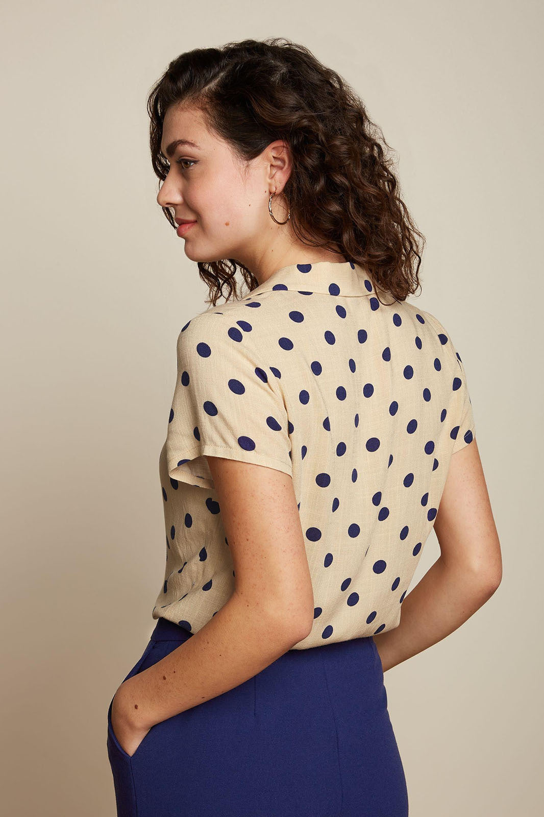 King_Louie_Daisy_Blouse_Melos_killer_kirsche_2