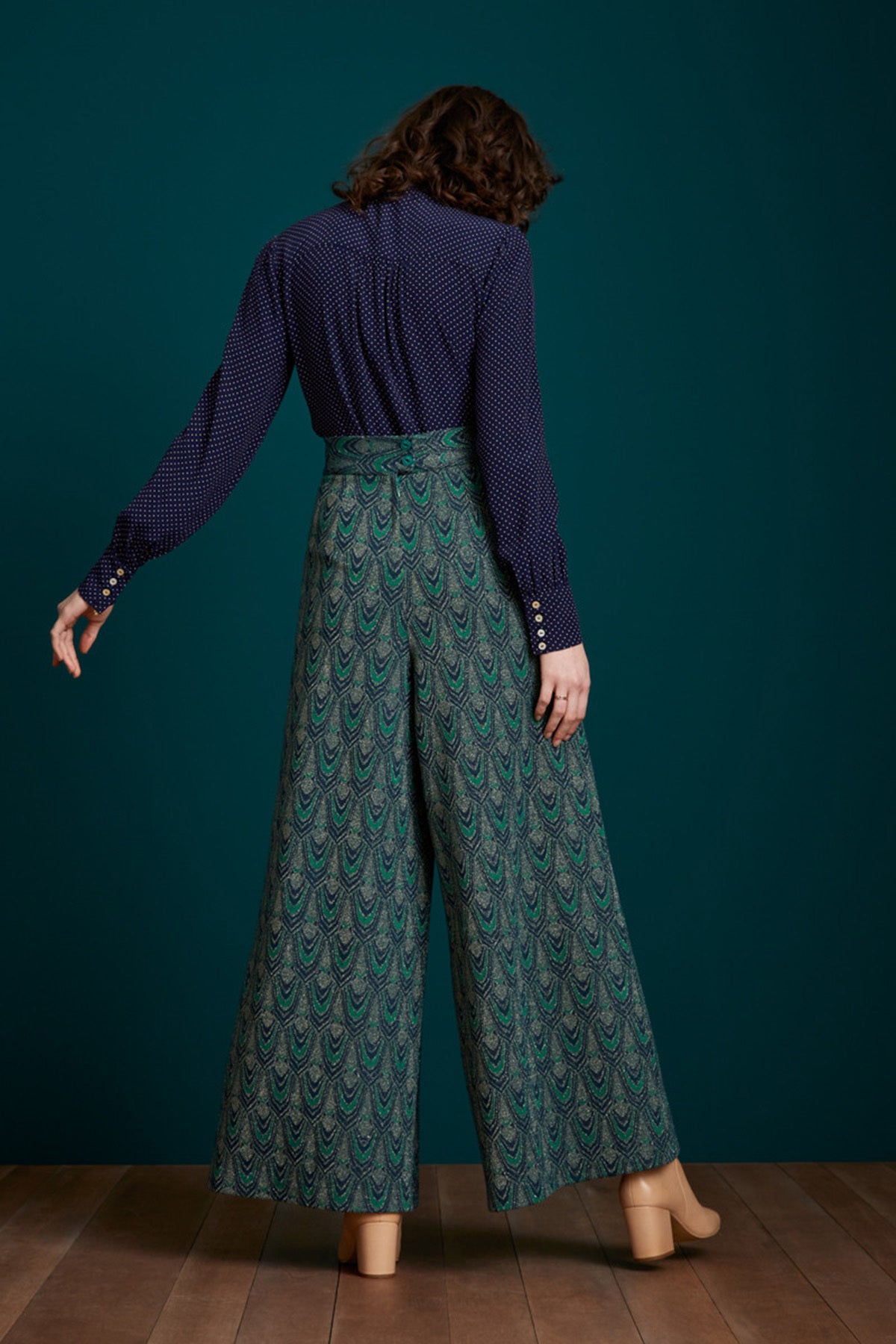 King_Louie_Delia_Blouse_Dottie_POLKA_DOTS_Punkte_50s_Langarm_BLOUSE_Schluppenbluse_killer_kirsche_502YGADMvfC1VG
