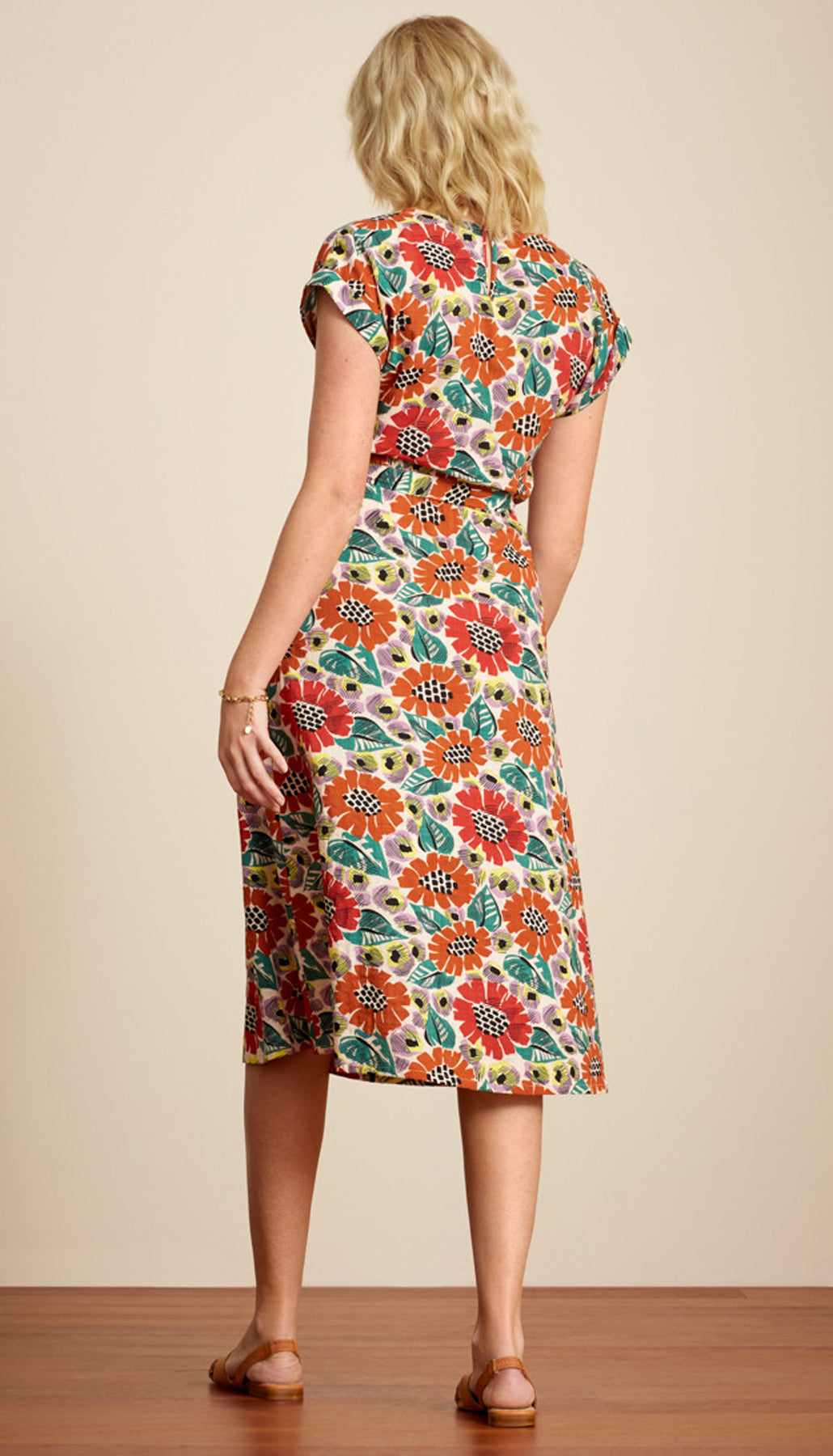 King_Louie_Doris_Vintage_Coconut_Blueten_FLOWERS_V-NECKE_50s_A-Linie_Dress_KLEID_killer_kirsche_3