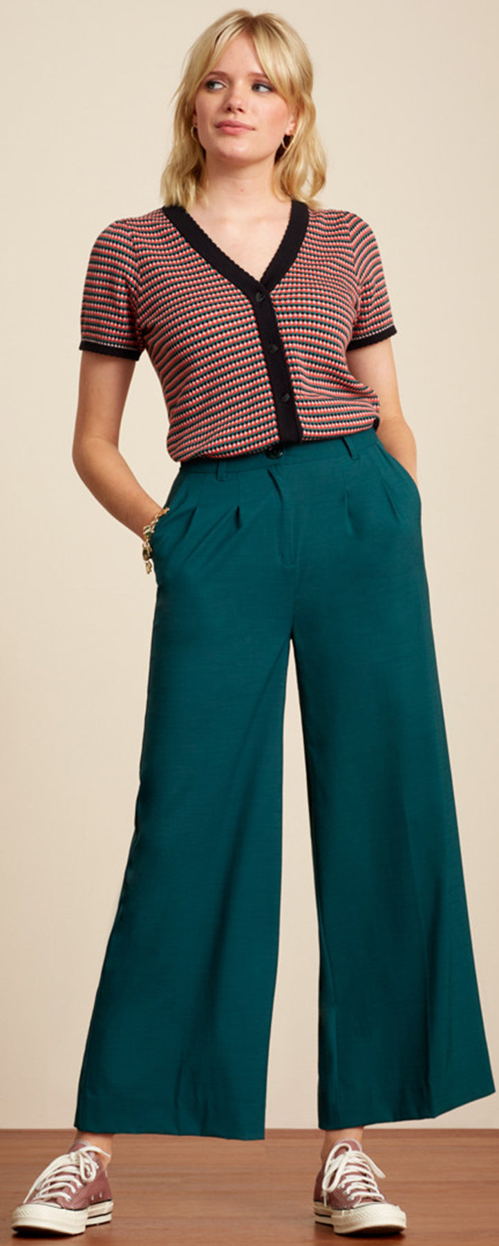 King_Louie_EDIE_CABARET_Retro_V-NECK_Buttoned_Kurzarm_CARDIGAN_Strickjacke-2