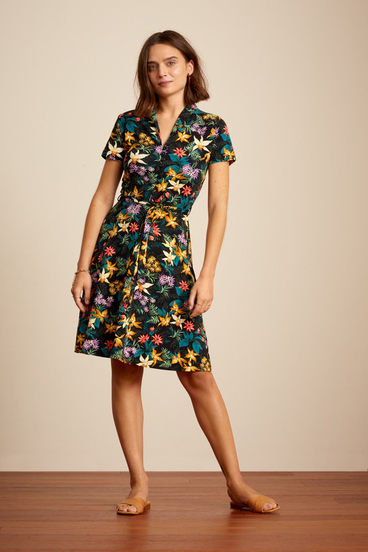 King_Louie_Emmy_50s_TROPICAL_Santa_Lucia_Blumen_KURZARM_DINER_DRESS_Kleid_killer_kirsche_29r7XkKIvbL4Yg