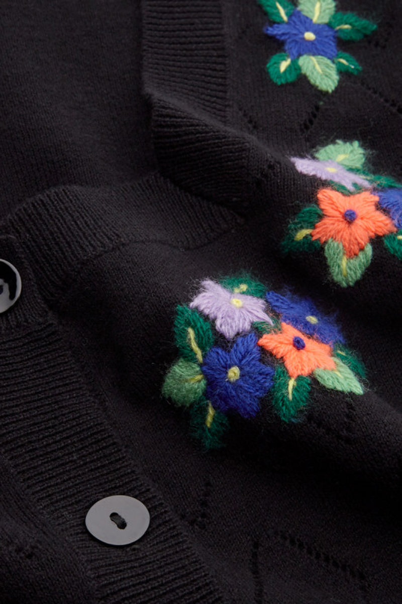 King_Louie_LEXI_BAJA_Retro_EMBROIDERED_Blumen_Kurzarm_CARDIGAN_Strickjacke_killer_kirsche_4gtYnndD8SFfC1