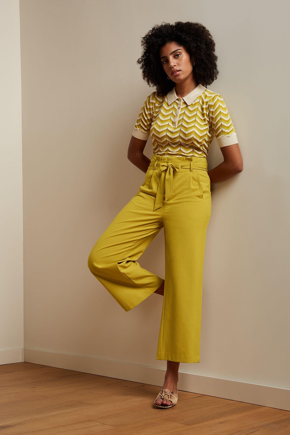 King_Louie_NEVA_TIMBA_Cropped_High_Waist_HOSE_Trousers_Pants_-_Senfgelb_Killer_Kirsche-2