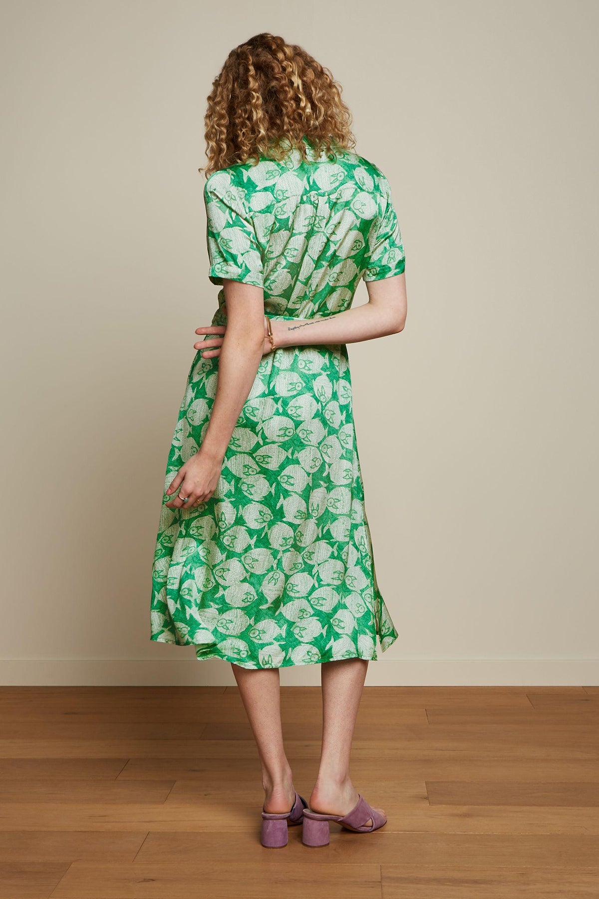 King_Louie_OLIVE_LUNA_Retro_FISCHE_PRINT_Kurzarm_Kragen_A-LINIE_HEMDKLEID_Dress_Killer_Kirsche-4NLviLu225cLh6