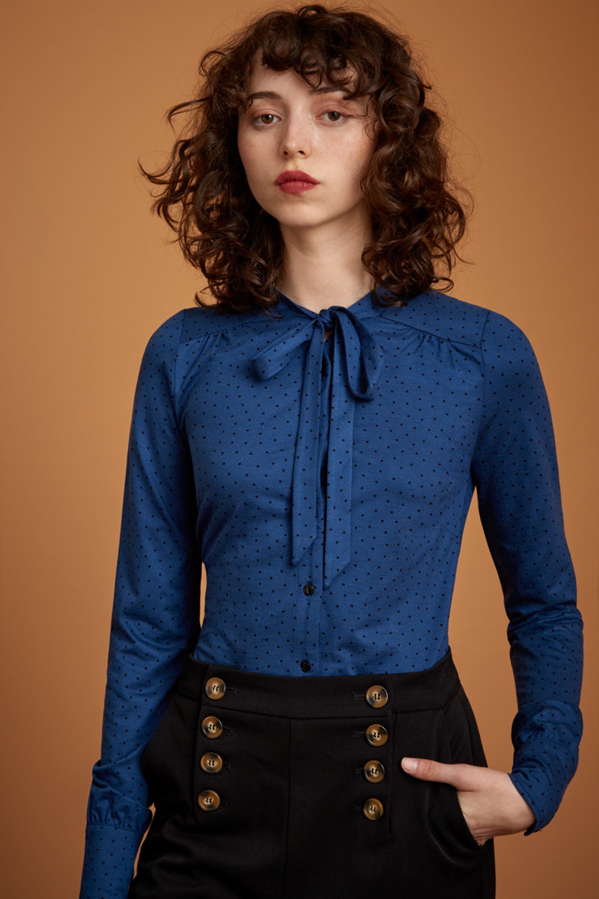 King_Louie_OLIVIA_Little_POLKA_DOTS_Punkte_50s_Langarm_BLOUSE_Schluppenbluse_killer_kirsche_2kXYT8YWS3ZFCa