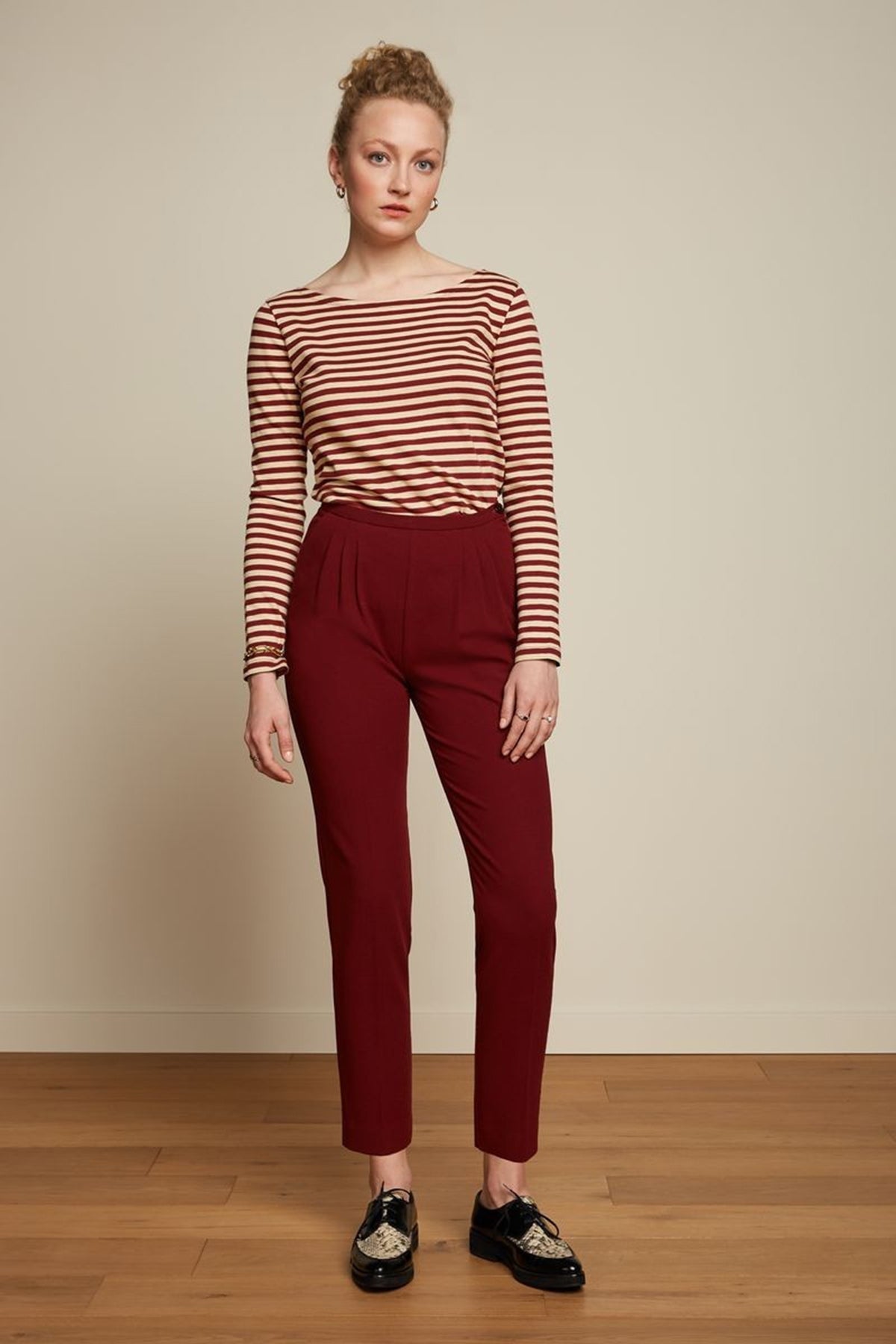 King_Louie_PATRIZIA_WOVEN_CREPE_Vintage_Regular_Waist_TWILL_HOSE_Trousers_-_Sandelwood_Brown_killer_kirsche_1