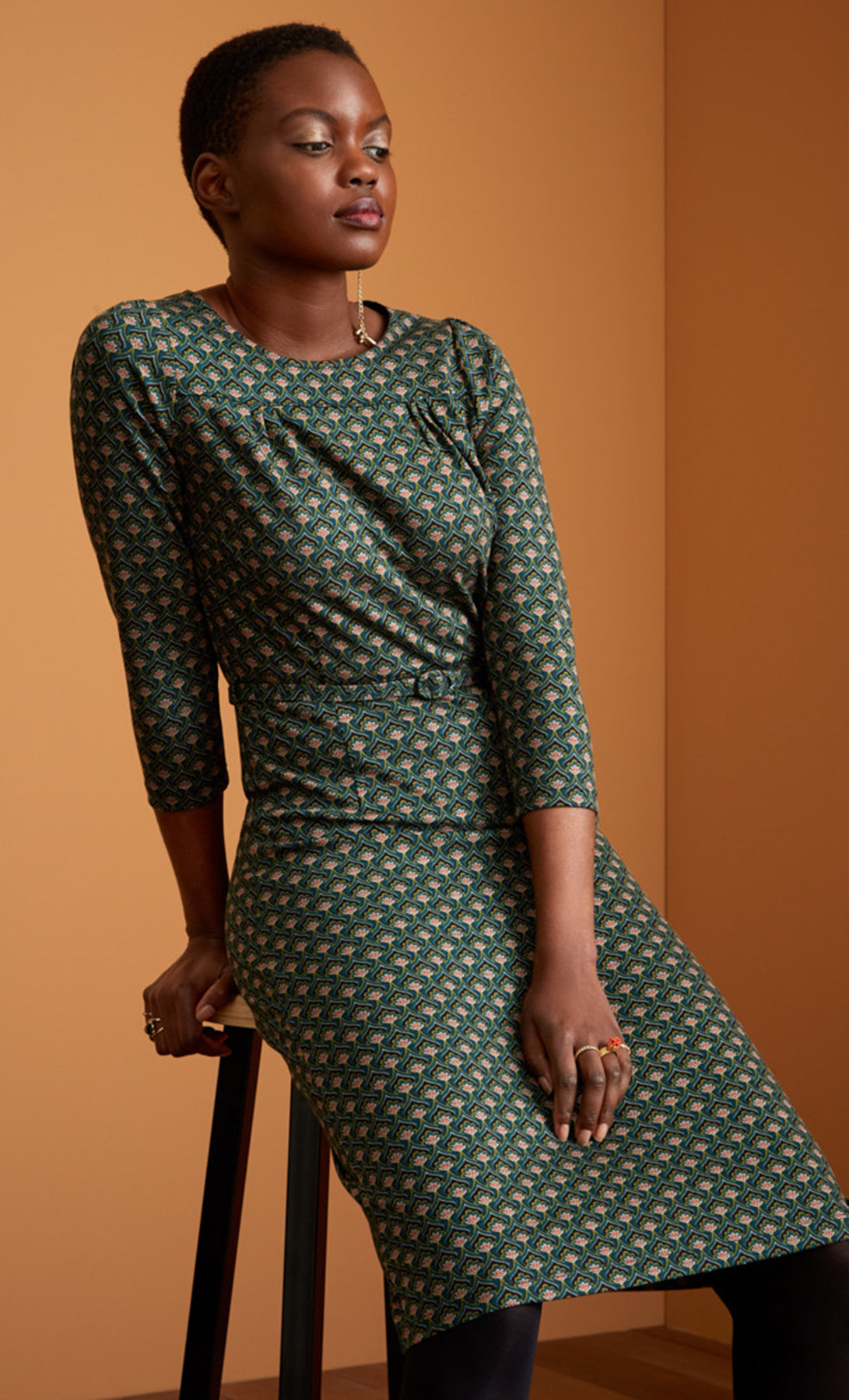 King_Louie_POLLY_LONG_BRIOCHE_Vintage_JACQUARD_Rundhals_A-LINIE_DRESS_Kleid_killer_kirsche_2