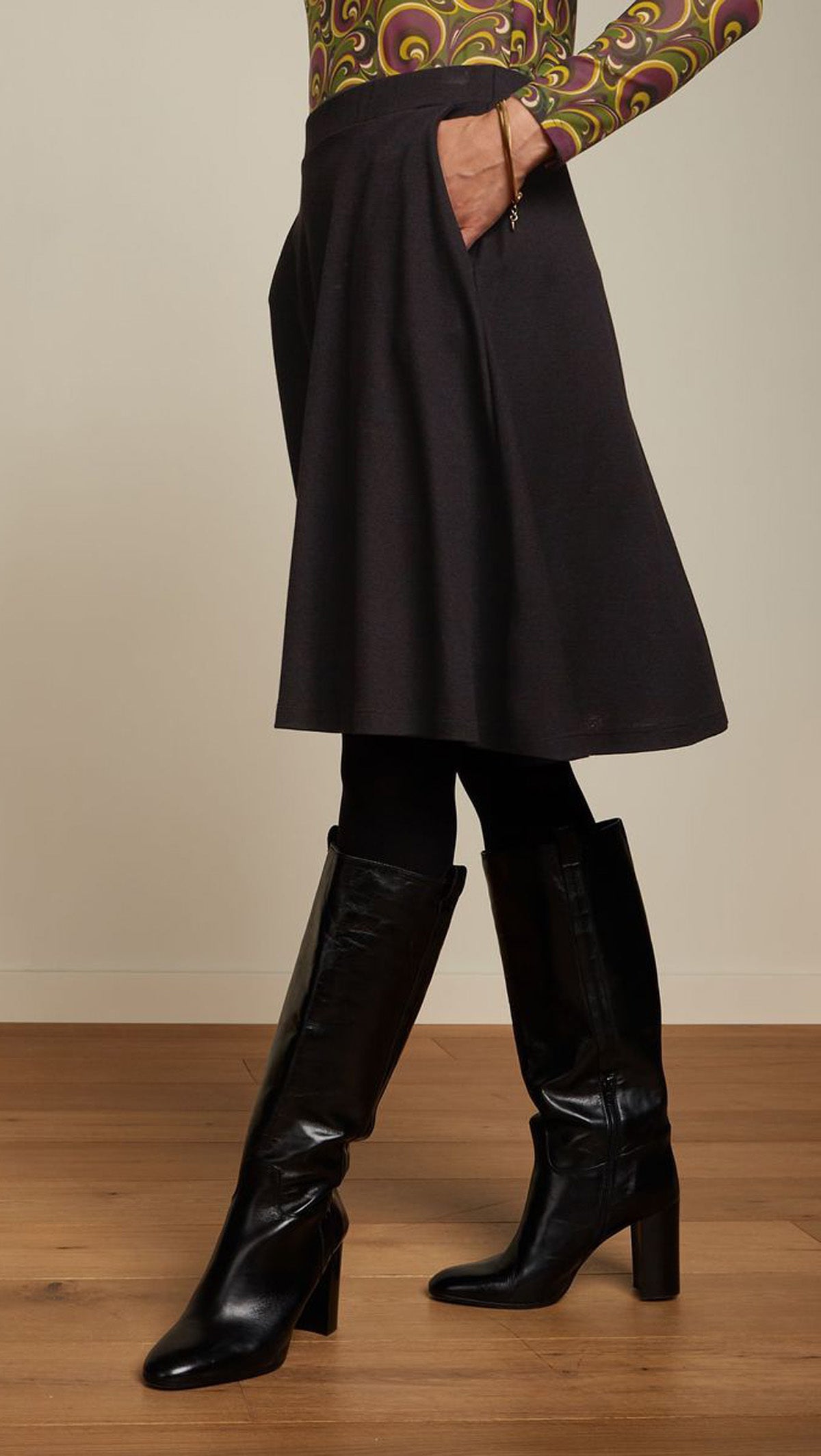 King_Louie_SERENA_MILANO_CREPE_Retro_PLAIN_High_Waist_SWING_SKIRT_Rock_Schwarz-2