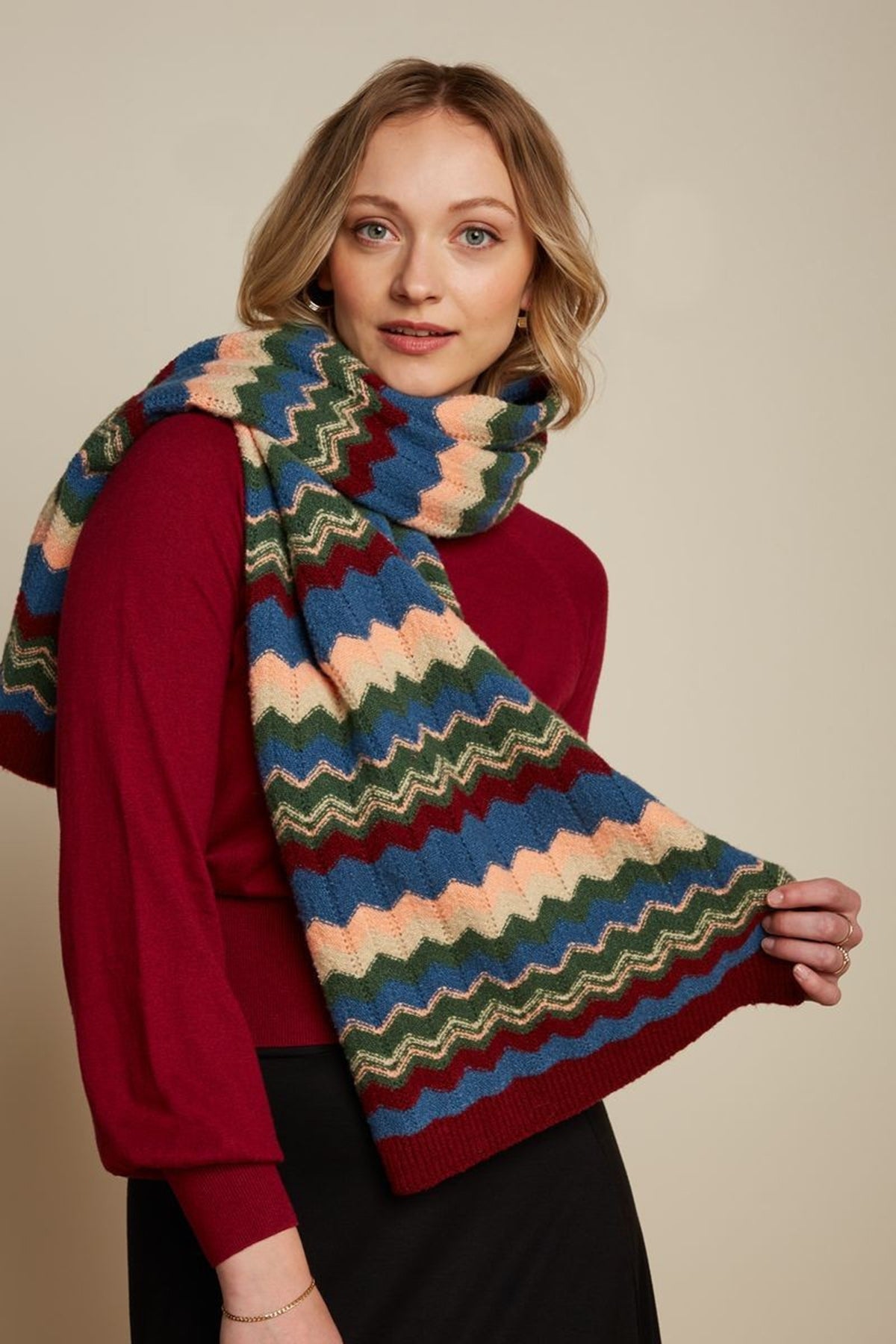 King_Louie_SIN_CITY_SCARF_Vintage_ZICK-ZACK_STRICK_SCHAL_killer_kirsche_1