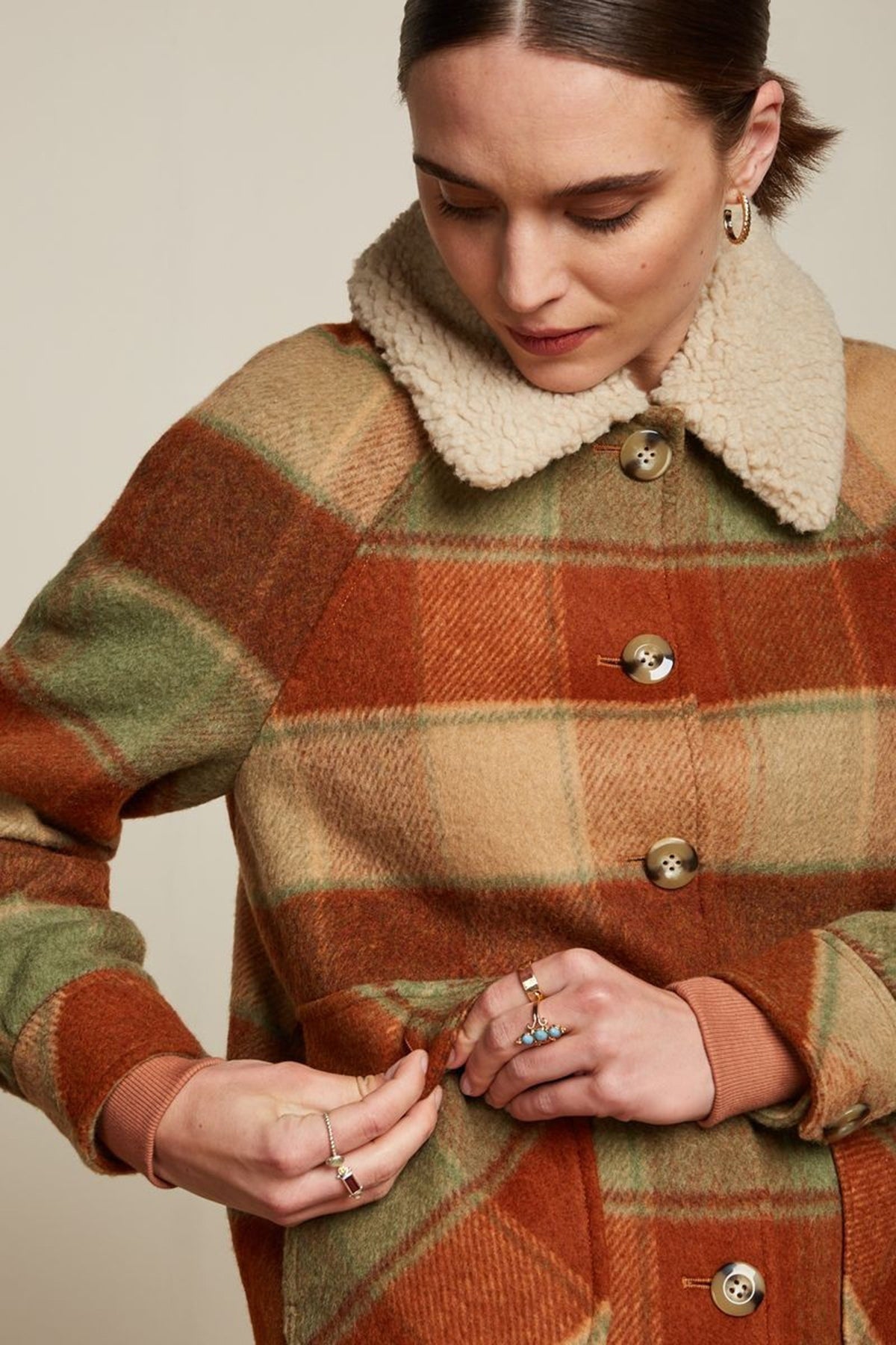 King_Louie_SYLVIE_GOMEZ_Vintage_TARTAN_Check_KRAGEN_Woll_Coat_JACKET_Jacke_killer_kirsche_1eZFyBK9DvomiY