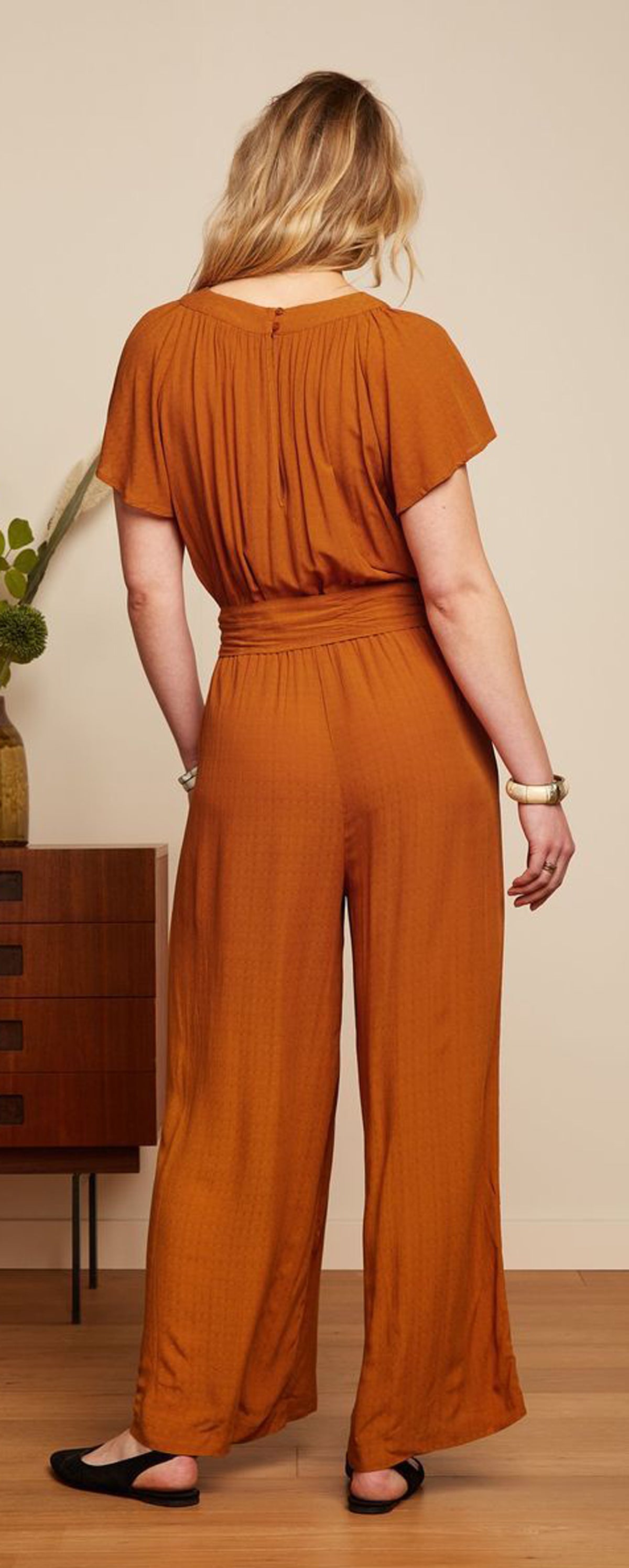 King_Louie_TALIA_TORTOISE_Vintage_Kurzarm_Relief_Puenktchen_JUMPSUIT_Overall_-_Caramel-4