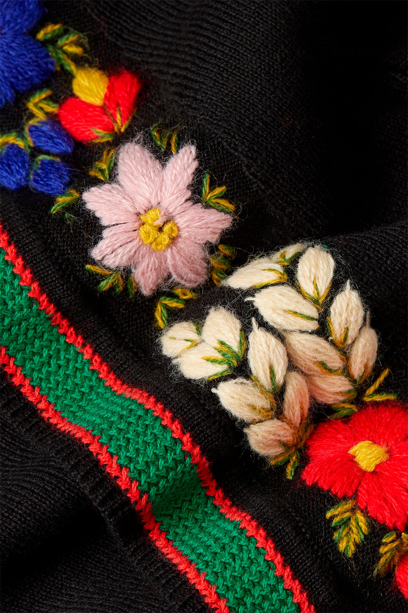 King_Louie_V_RIB_CARDI_PERRY_Floral_Vintage_V-Neck_Folklore_CARDIGAN_Strickjacke_-_Schwarz-2KjaRItBaOzxPi