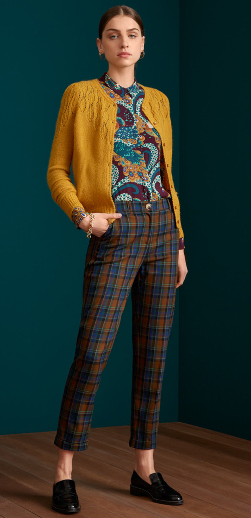 King_Louie_YOKE_PALLAZZONE_Rundhals_Langarm_CARDIGAN_Strickjacke_Senfgelb_killer_kirsche_3owg34J1kjquXg